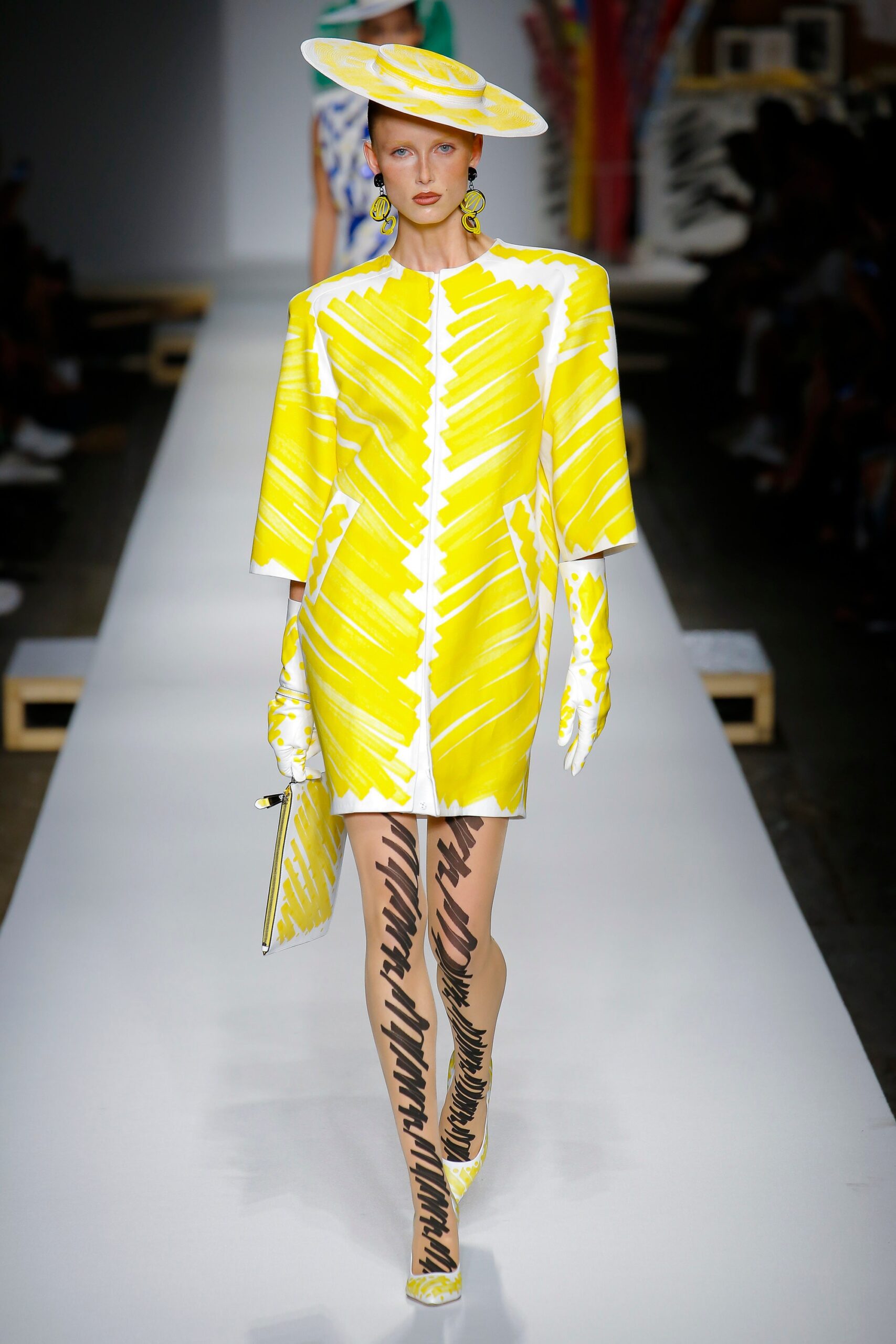 Moschino S/S 19 Look 2