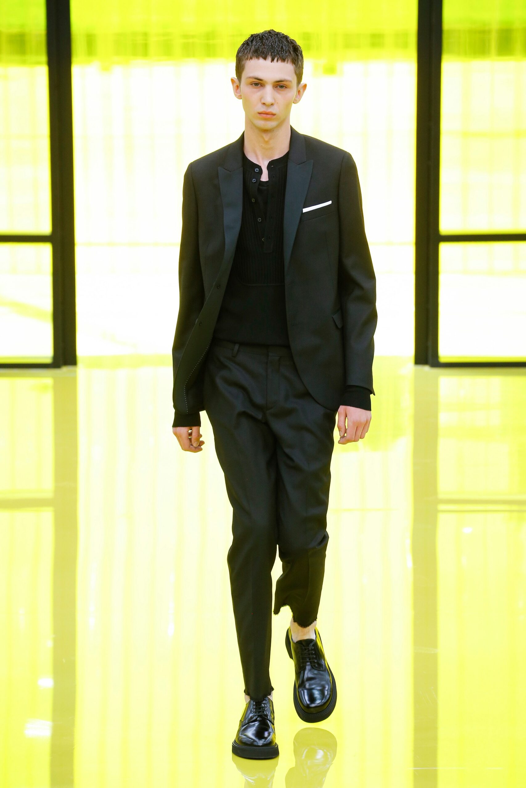 Neil Barrett S/S 19 Menswear Look 4