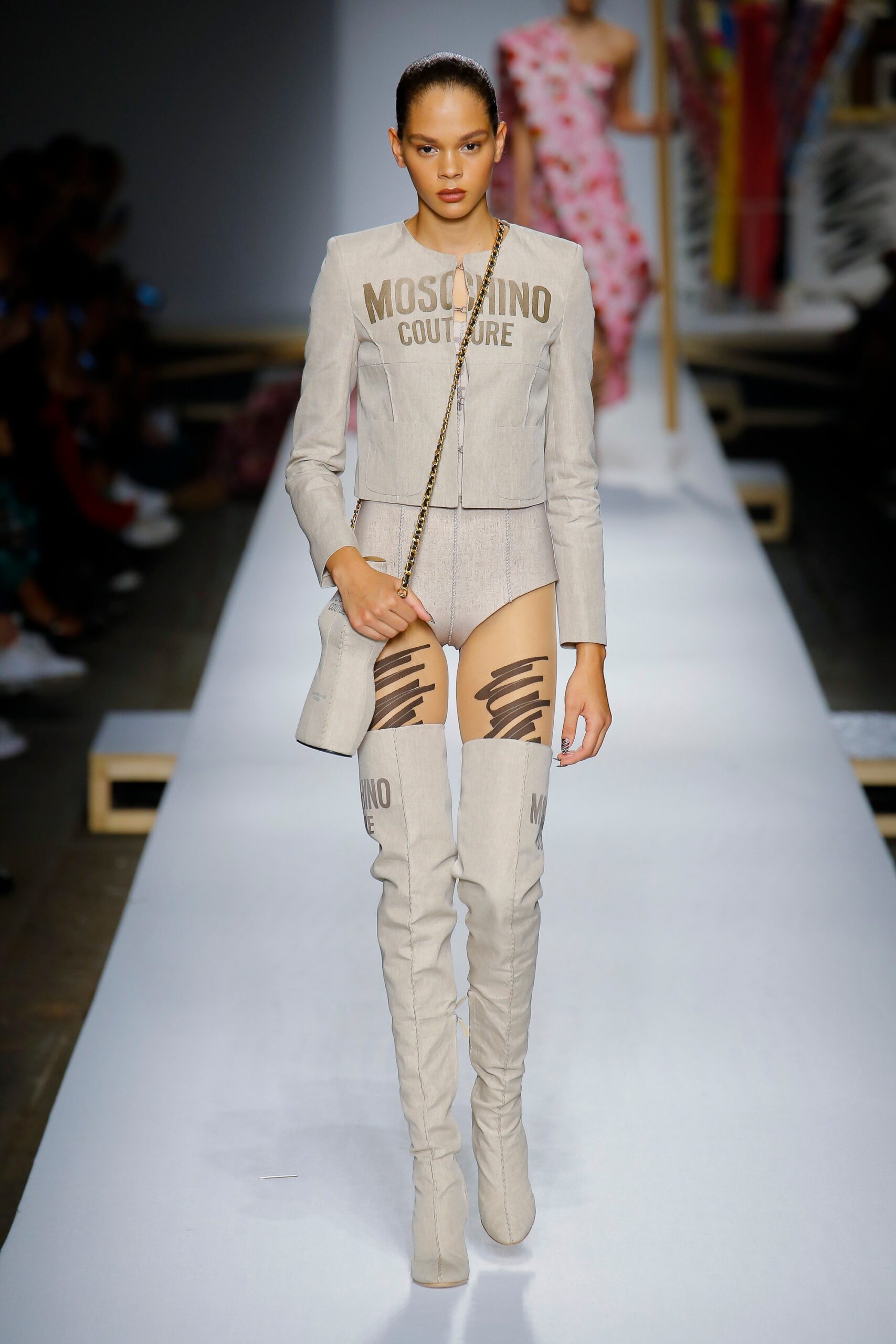 Moschino S/S 19 Look 18