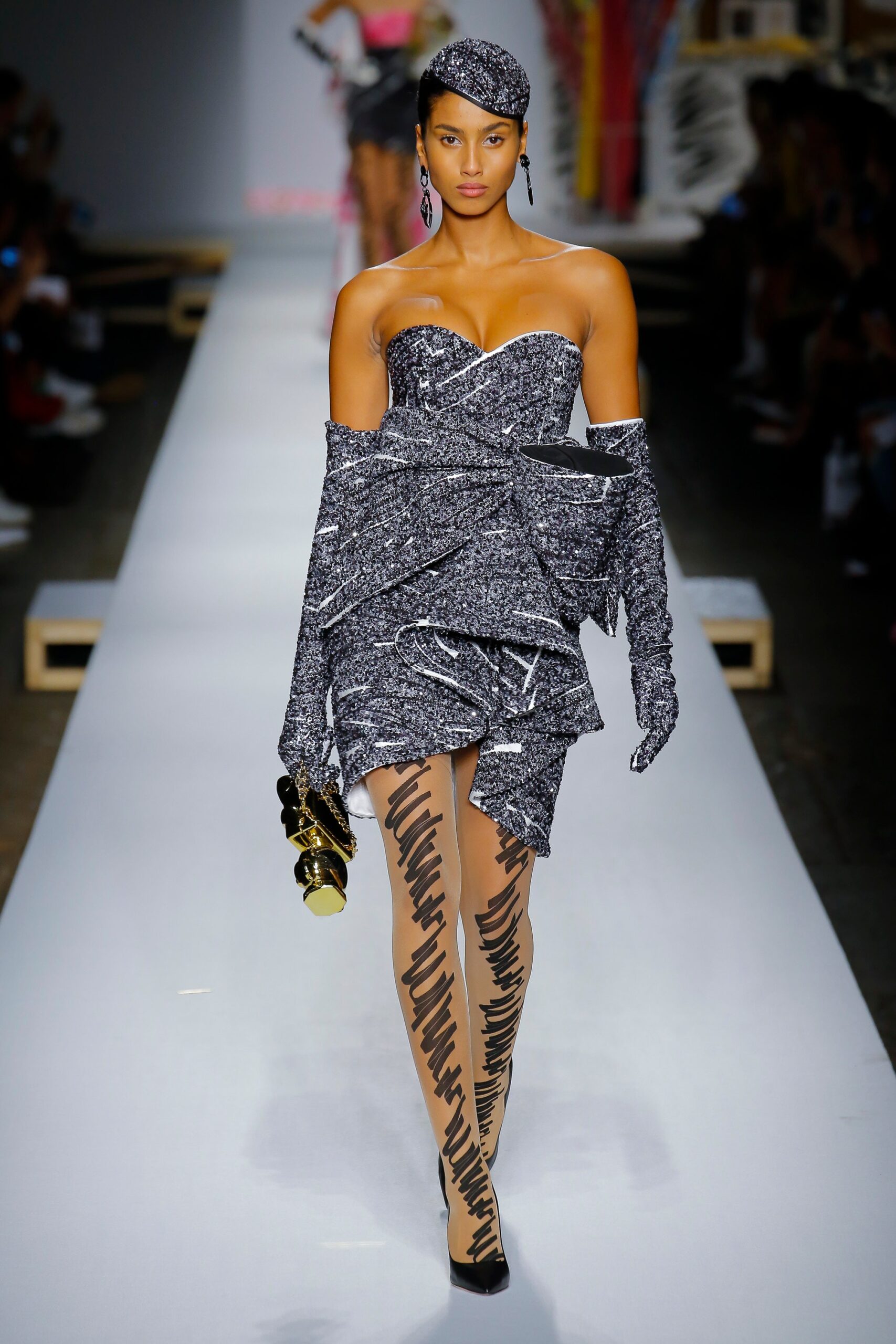 Moschino S/S 19 Look 20