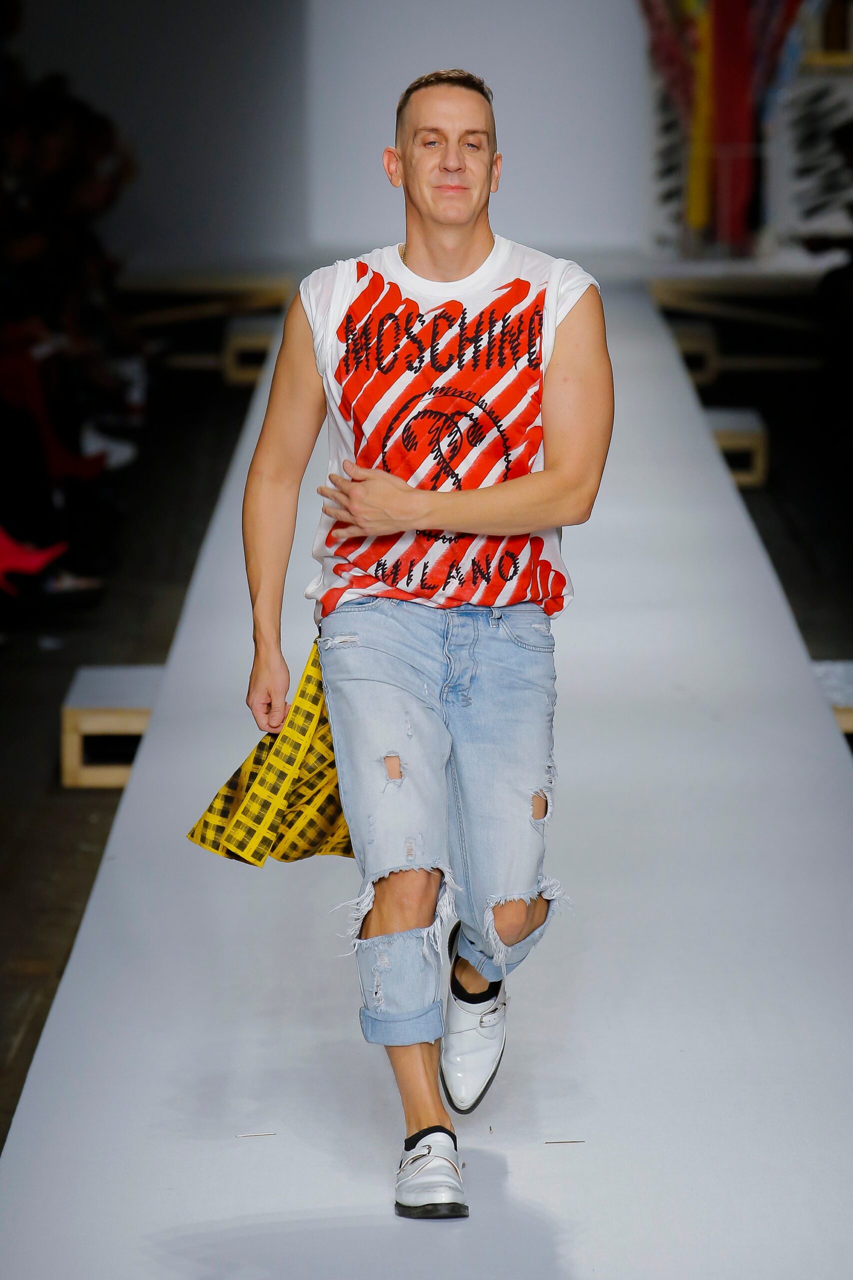 Moschino S/S 19 Look 21