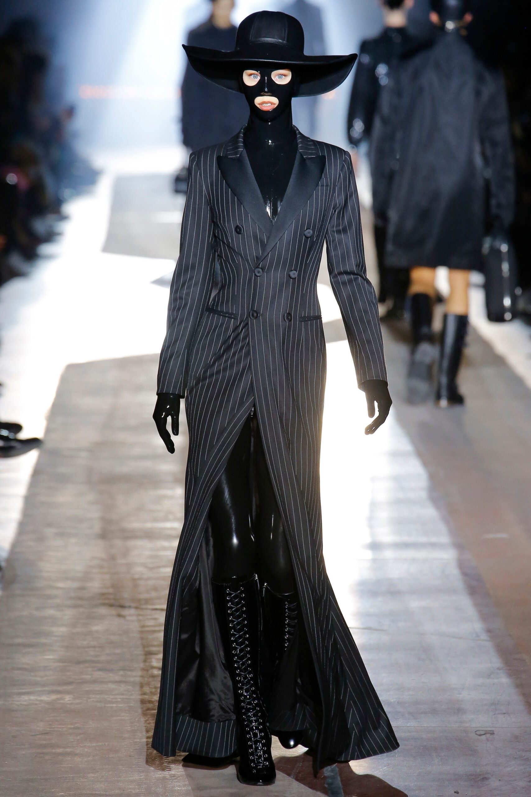 Moschino F/W 18 Menswear Look 17