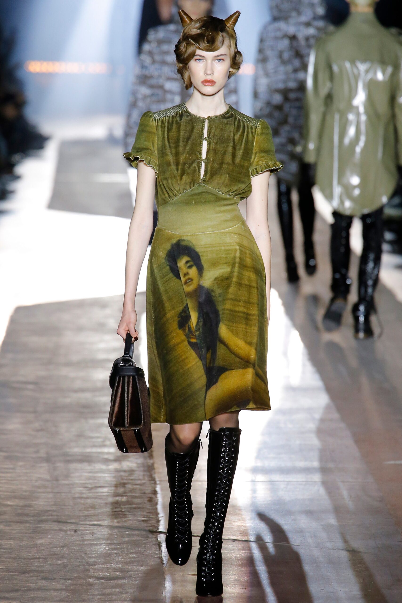 Moschino F/W 18 Menswear Look 19
