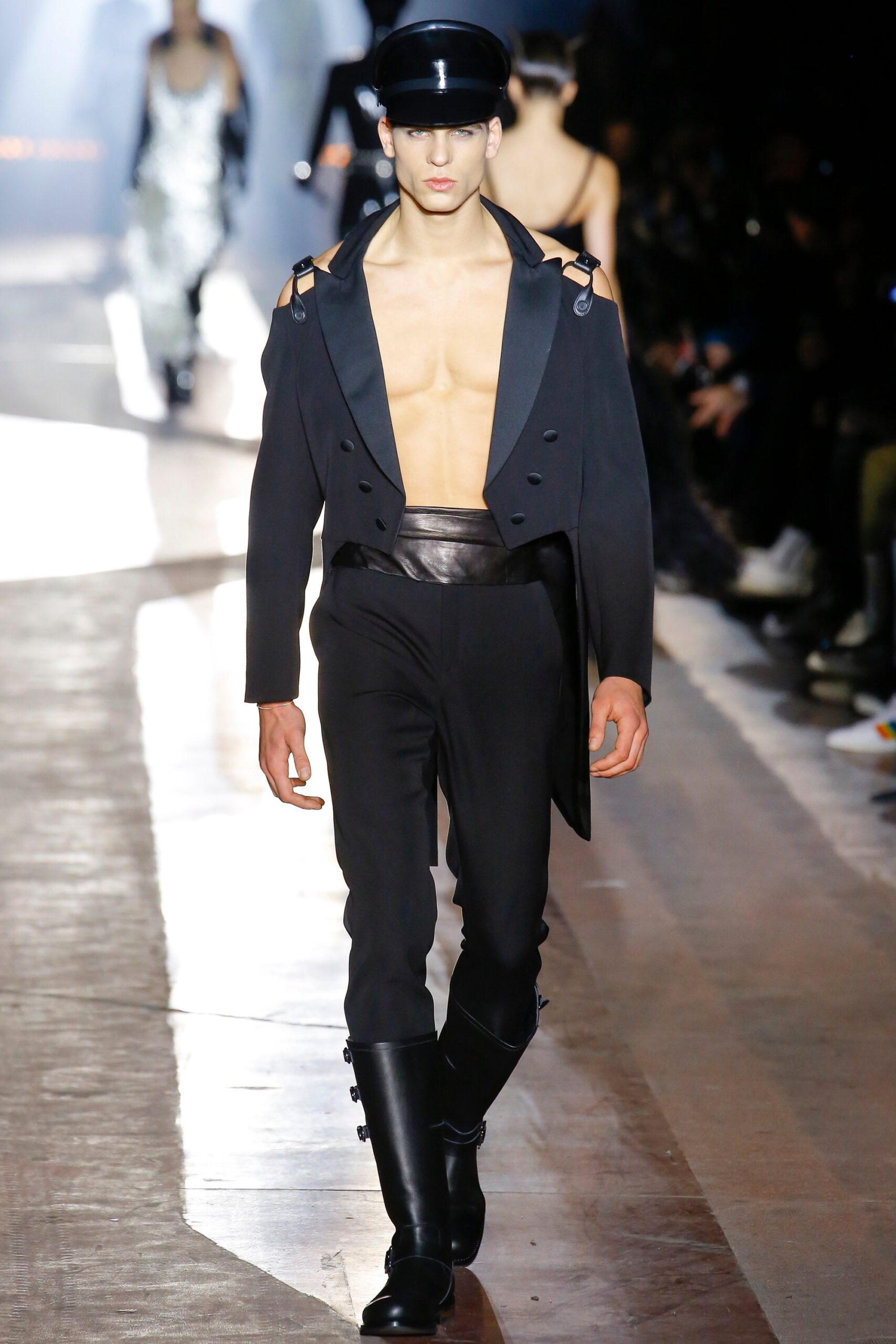 Moschino F/W 18 Menswear Look 33