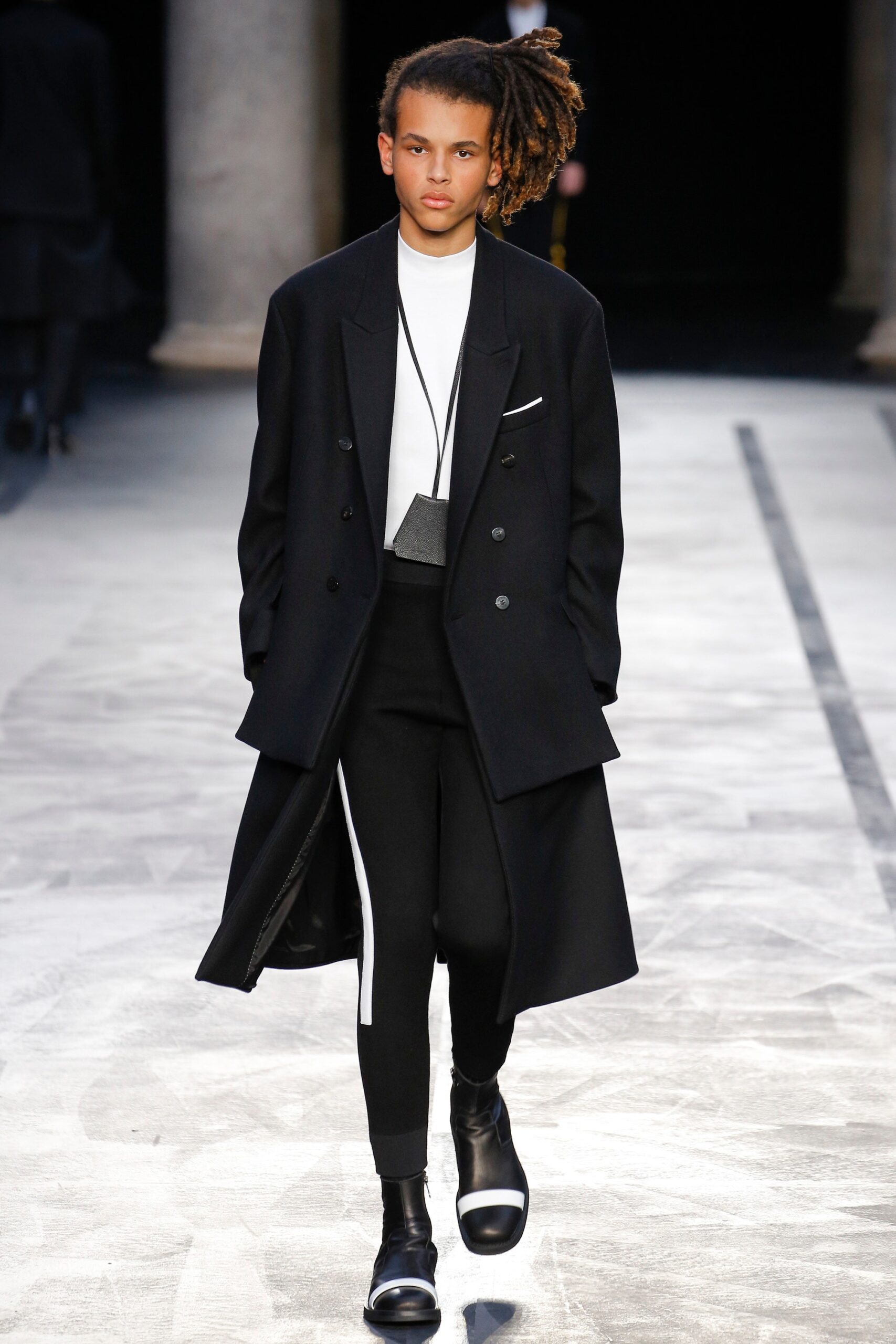 Neil Barrett F/W 17 Menswear Look 2