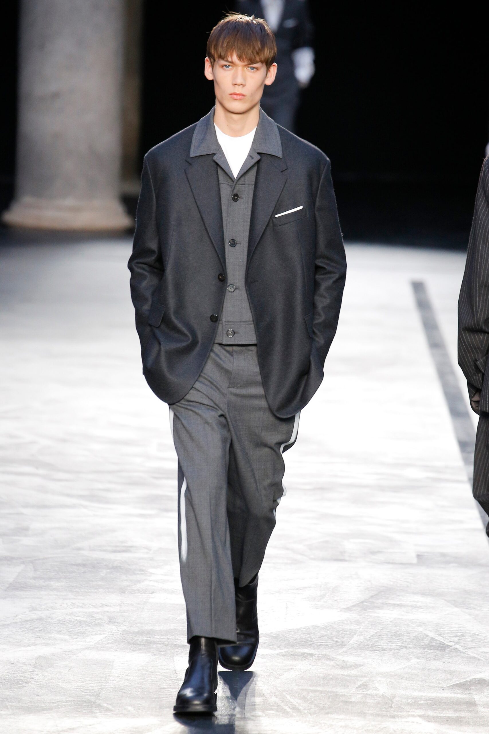 Neil Barrett F/W 17 Menswear Look 30