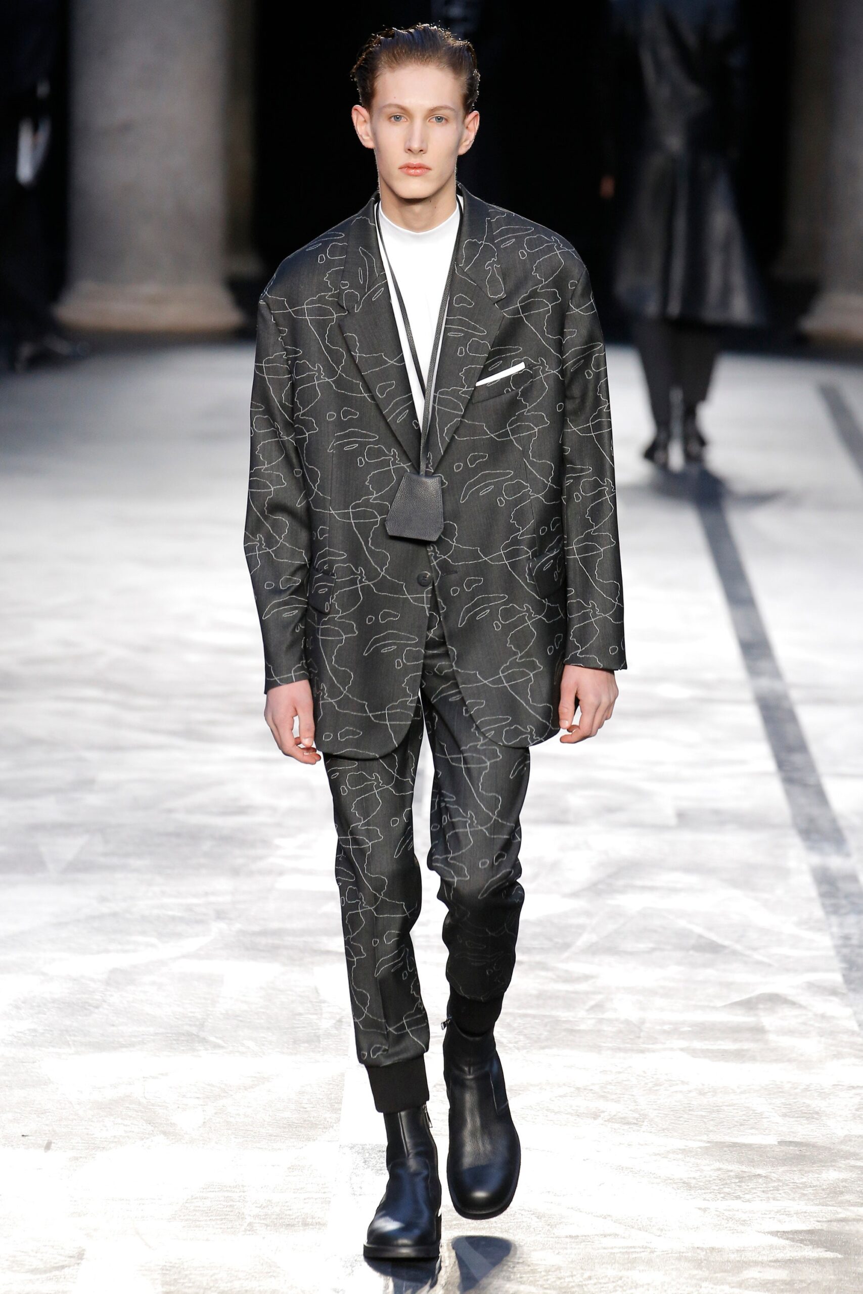 Neil Barrett F/W 17 Menswear Look 41