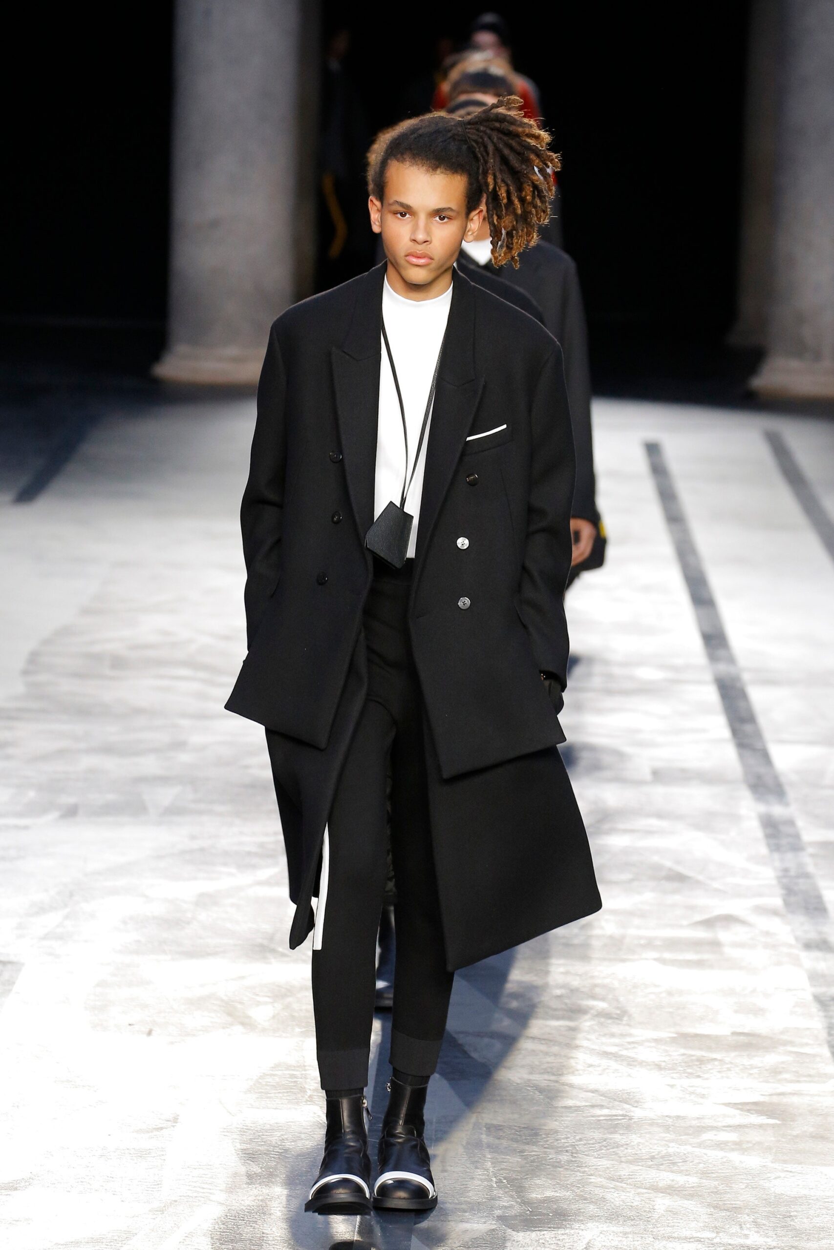 Neil Barrett F/W 17 Menswear Look 48