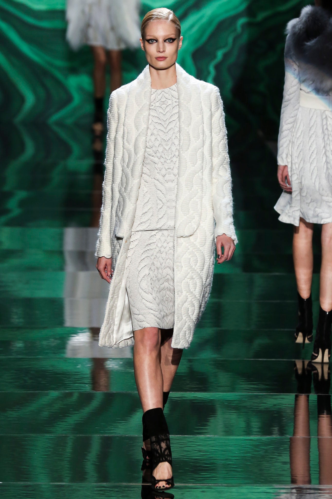 Monique Lhuillier F/W 13 Look 2