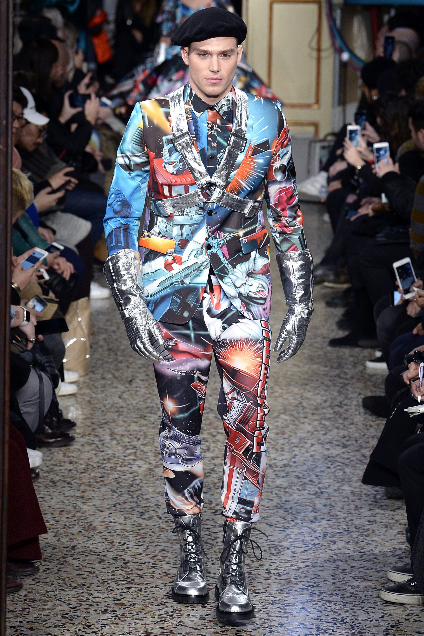 Moschino F/W 17 Look 2