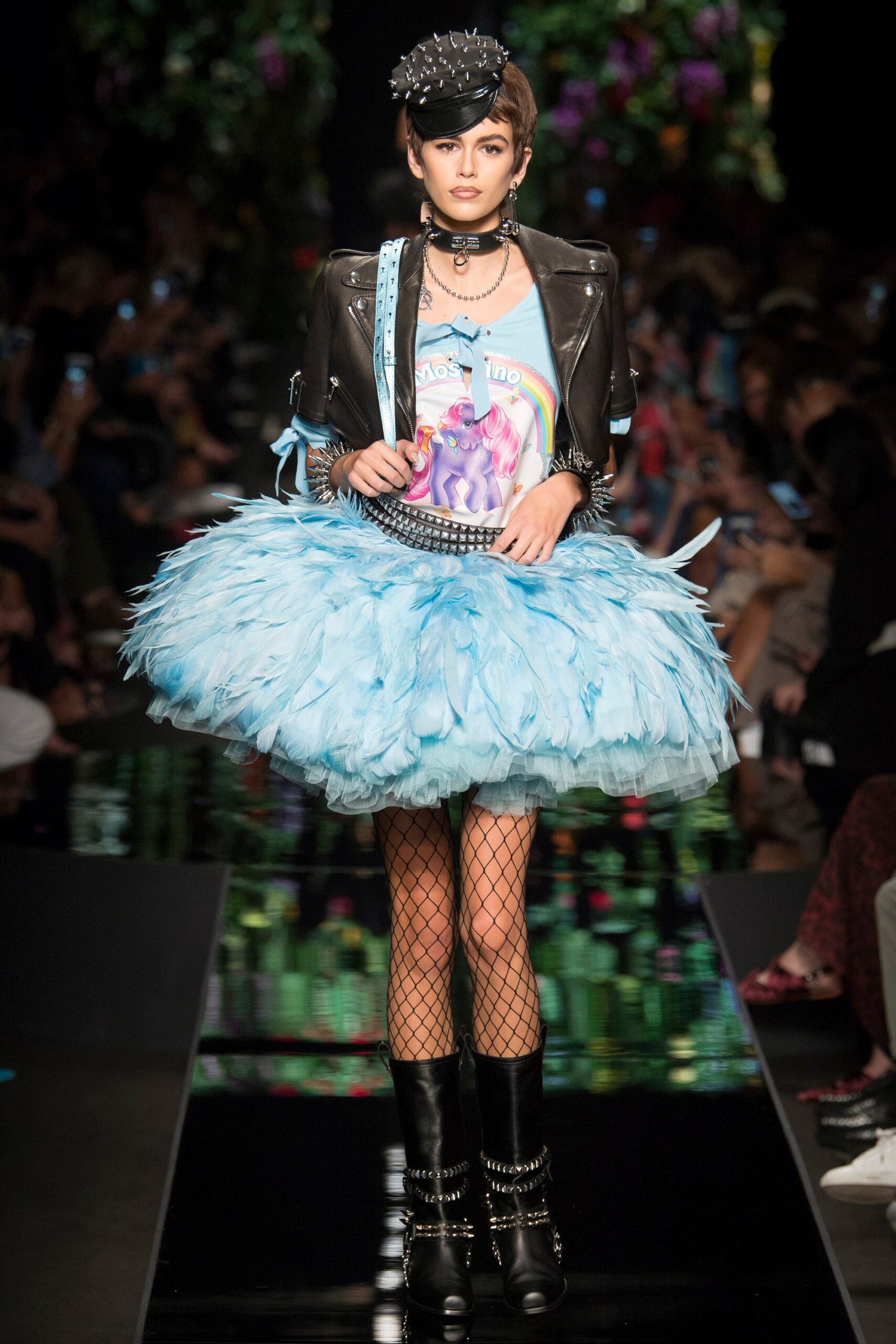 Moschino S/S 18 Look 1