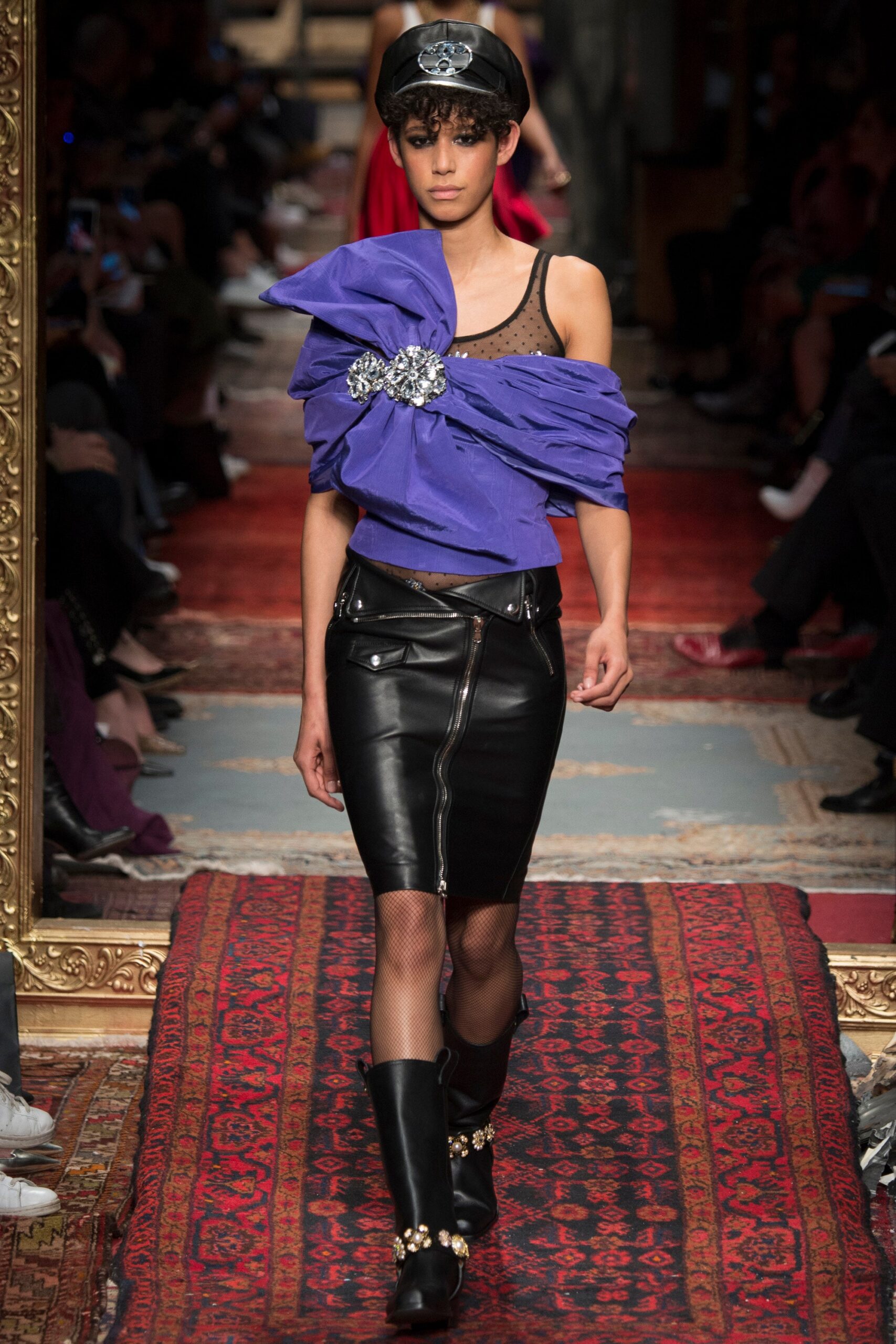 Moschino F/W 16 Look 1