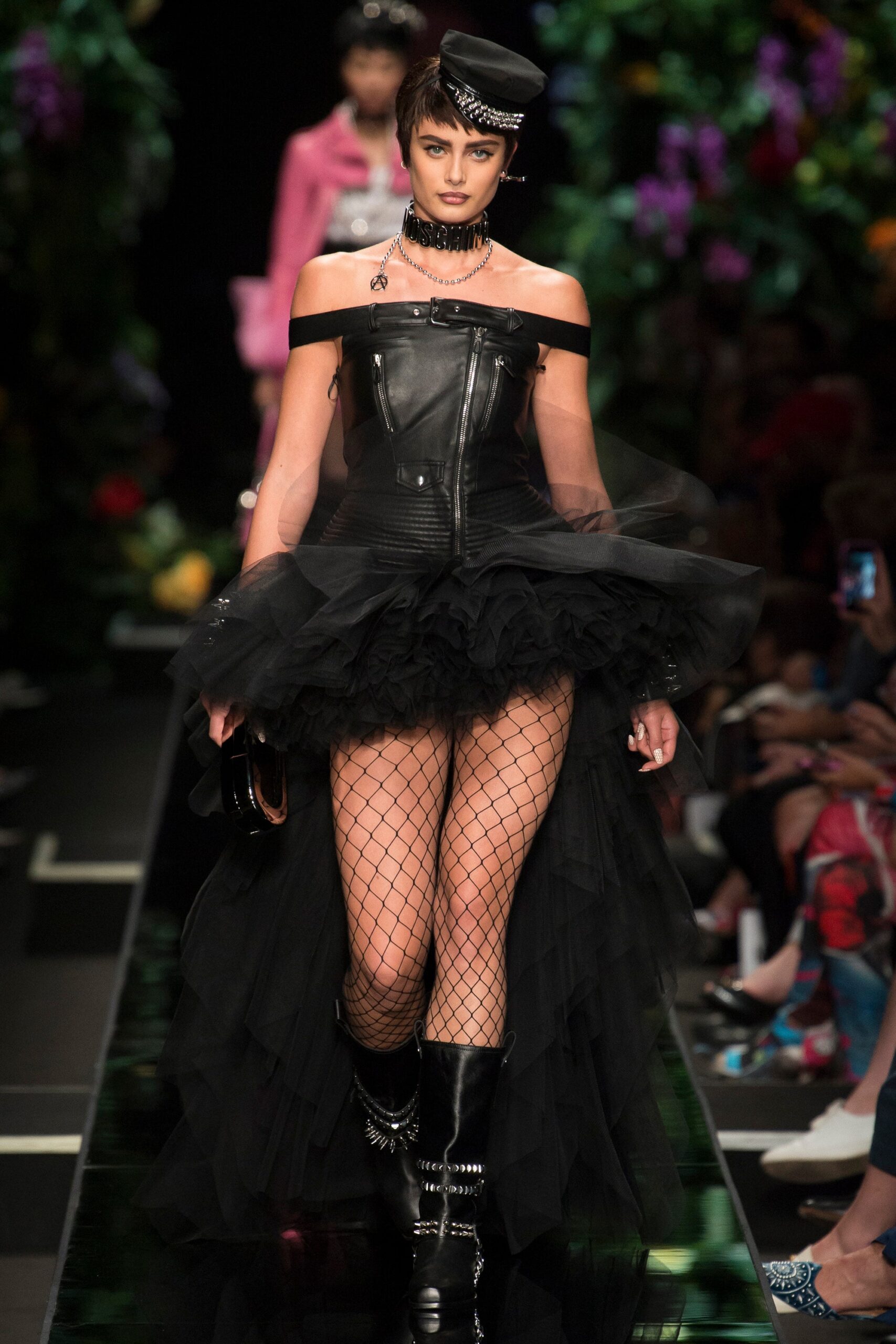 Moschino S/S 18 Look 4