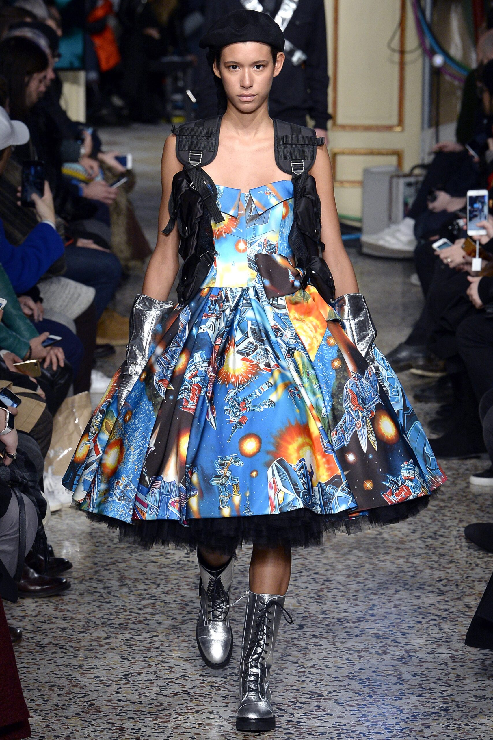 Moschino F/W 17 Look 9