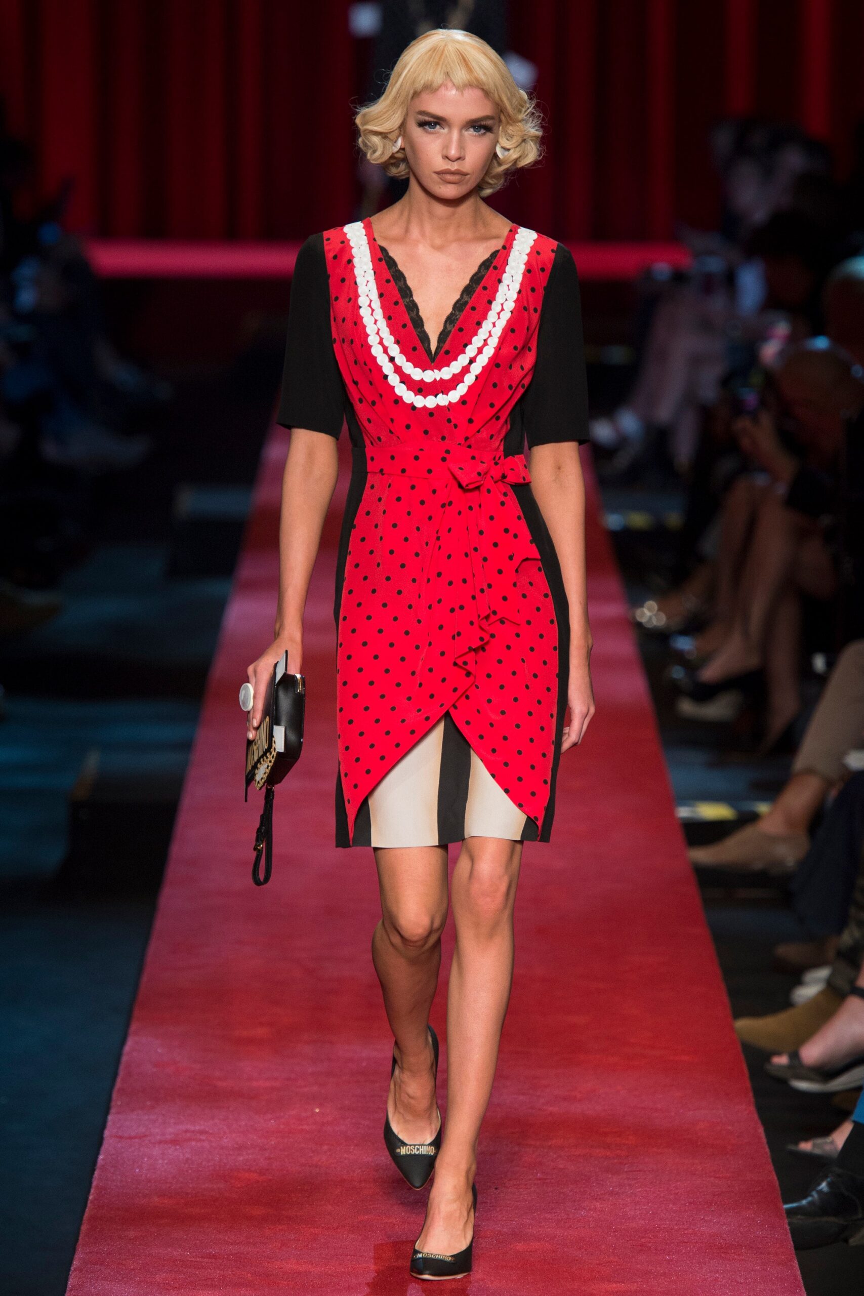 Moschino S/S 17 Look 3