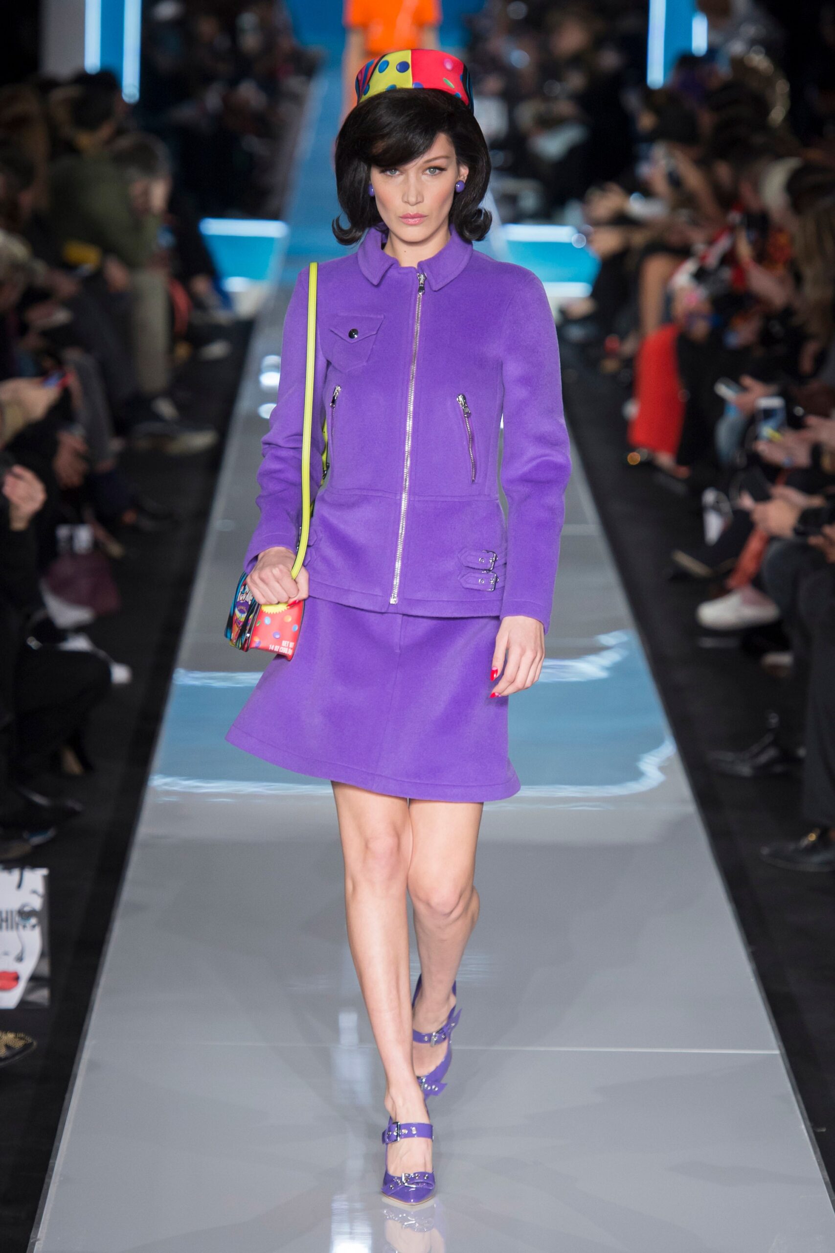 Moschino F/W 18 Look 7