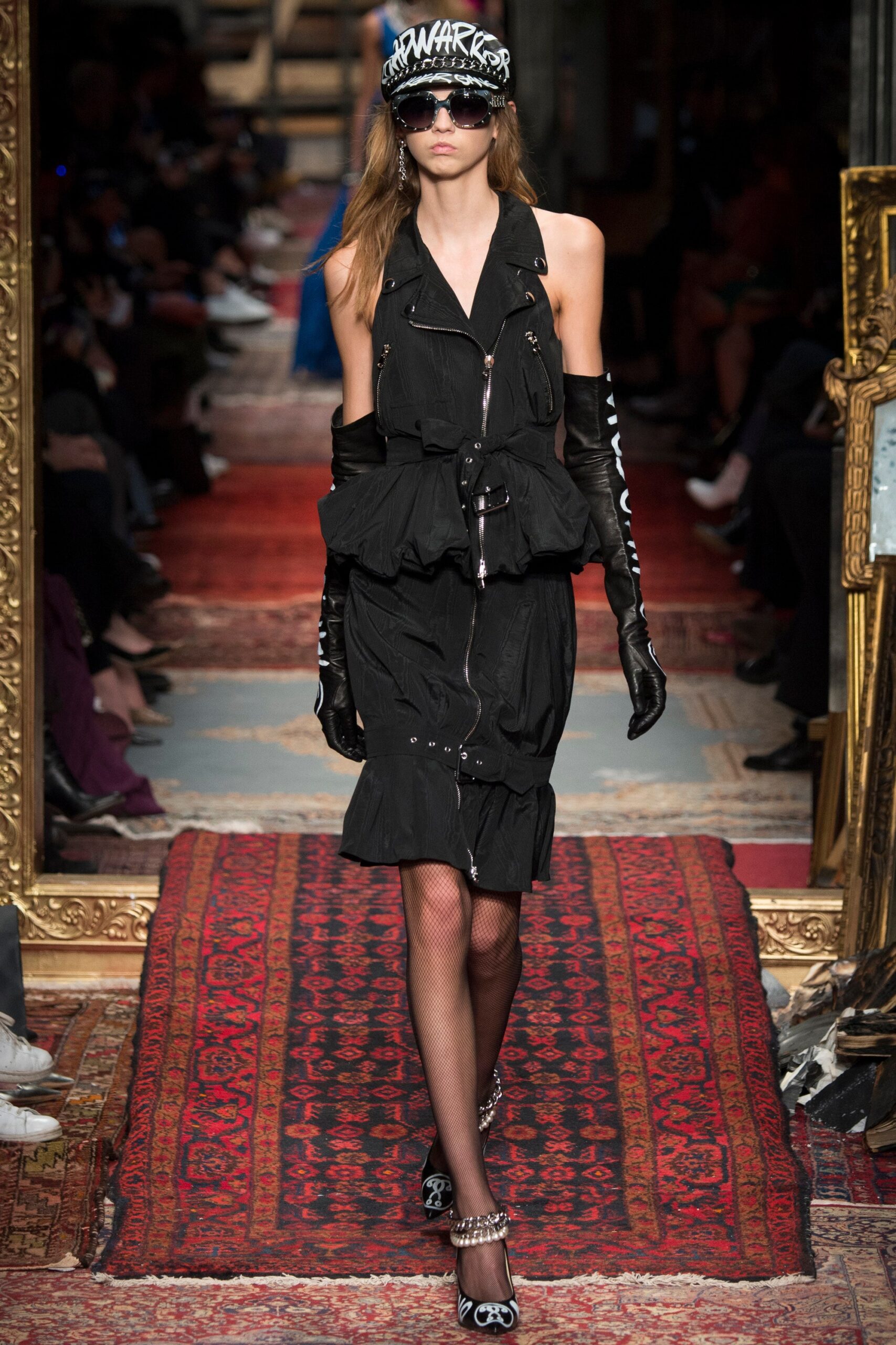 Moschino F/W 16 Look 3