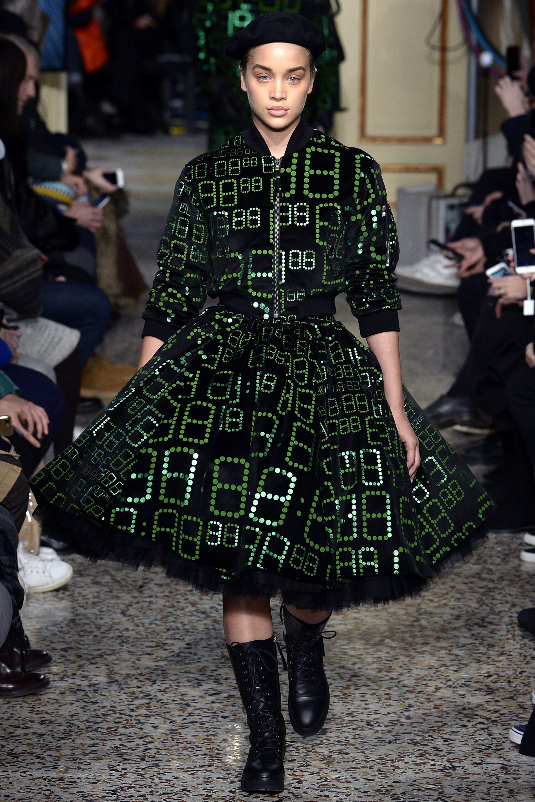 Moschino F/W 17 Look 12