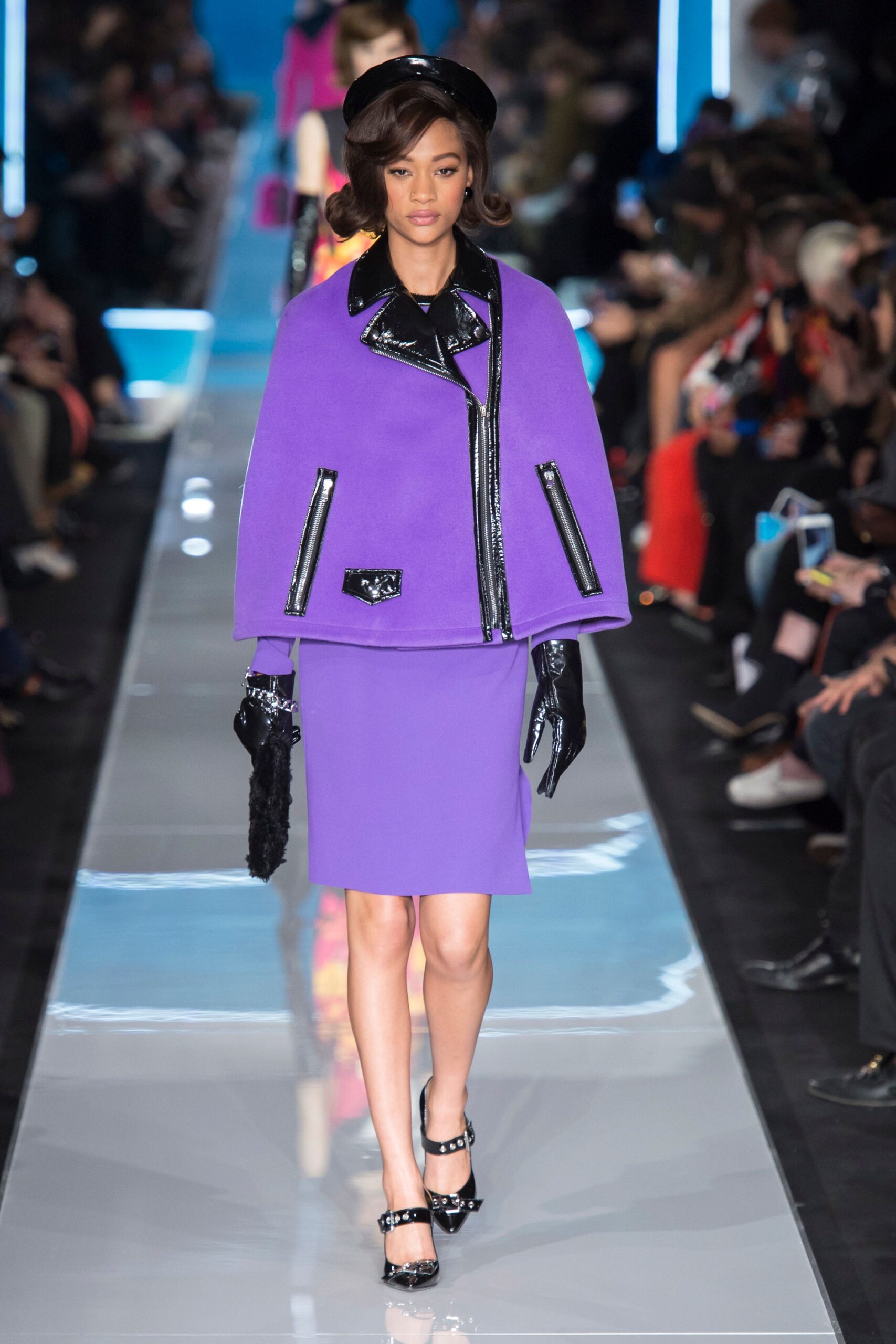 Moschino F/W 18 Look 13