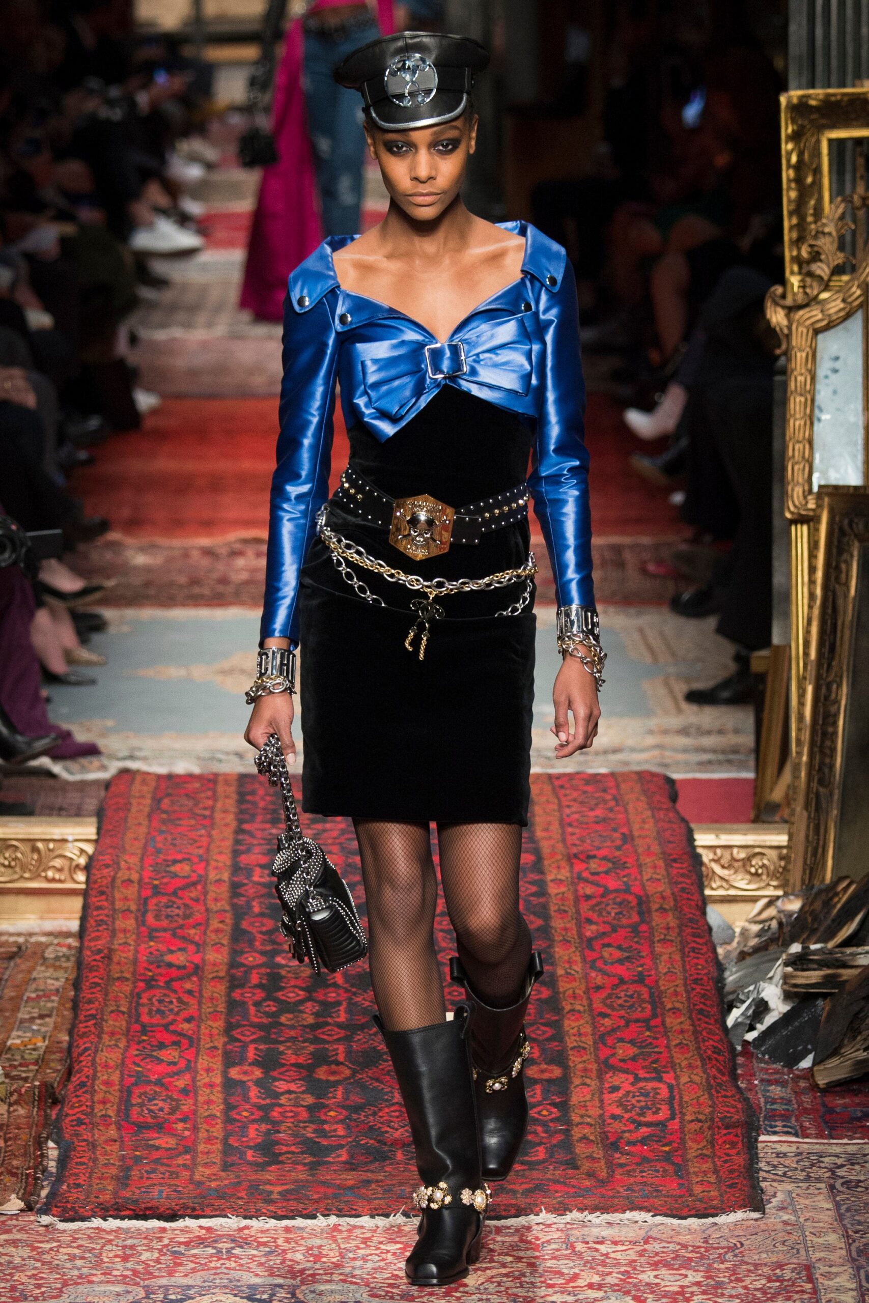 Moschino F/W 16 Look 5