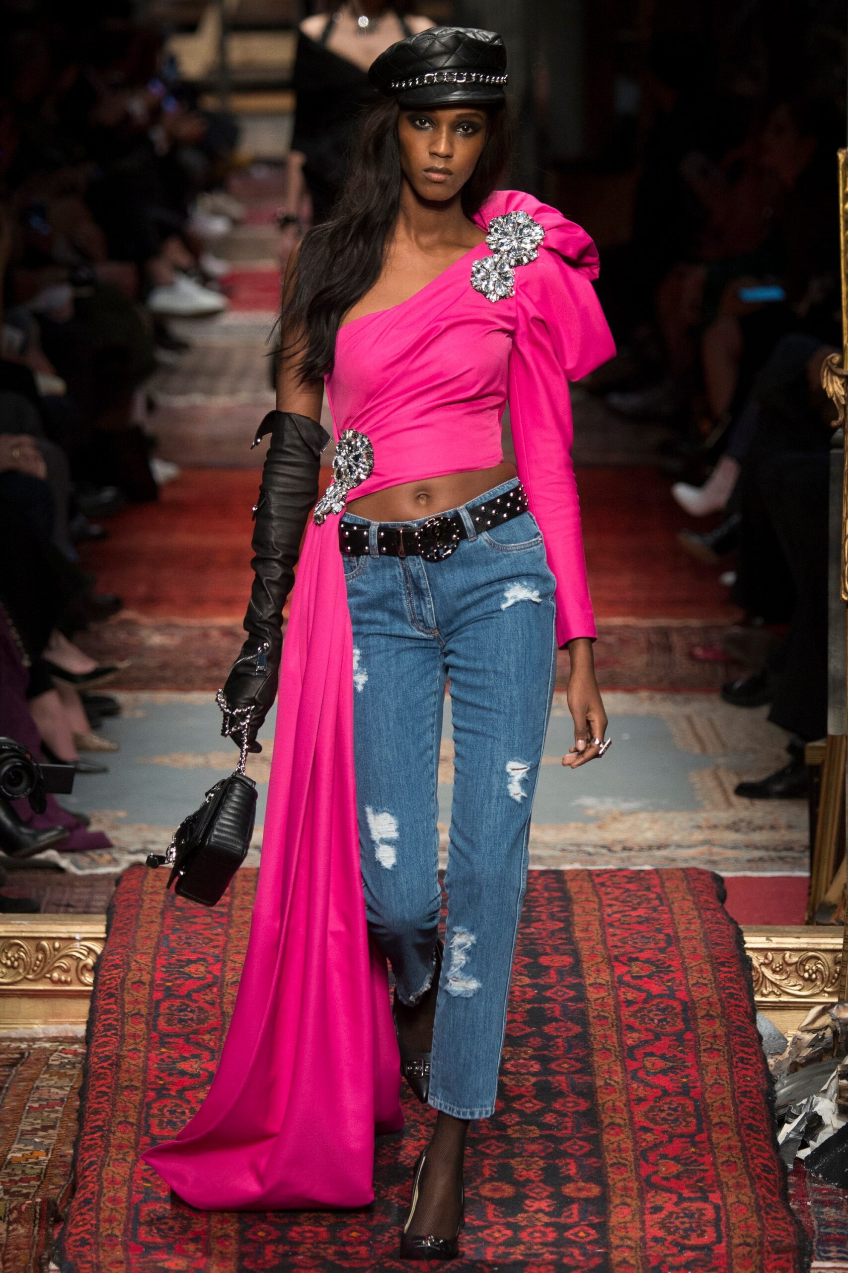 Moschino F/W 16 Look 6