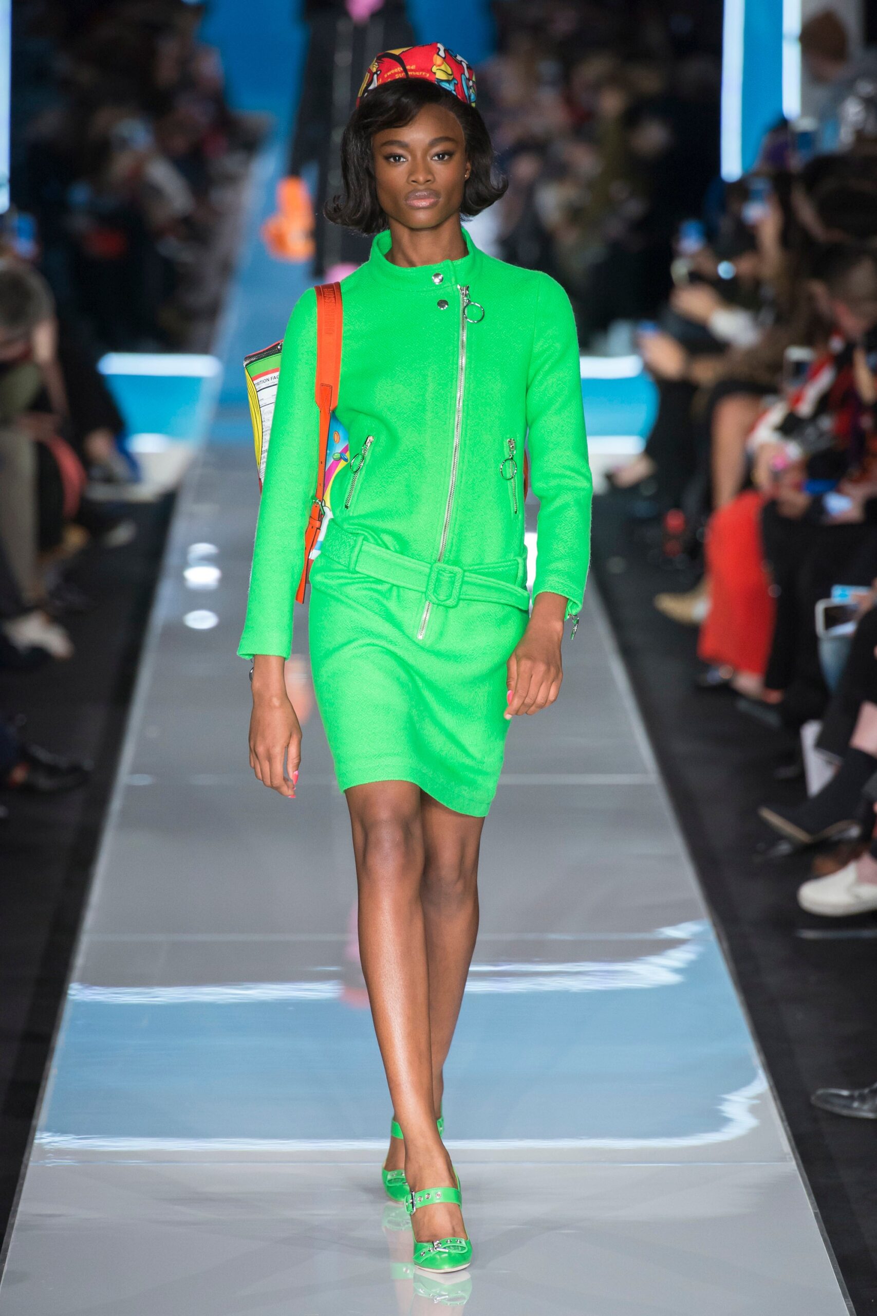 Moschino F/W 18 Look 18