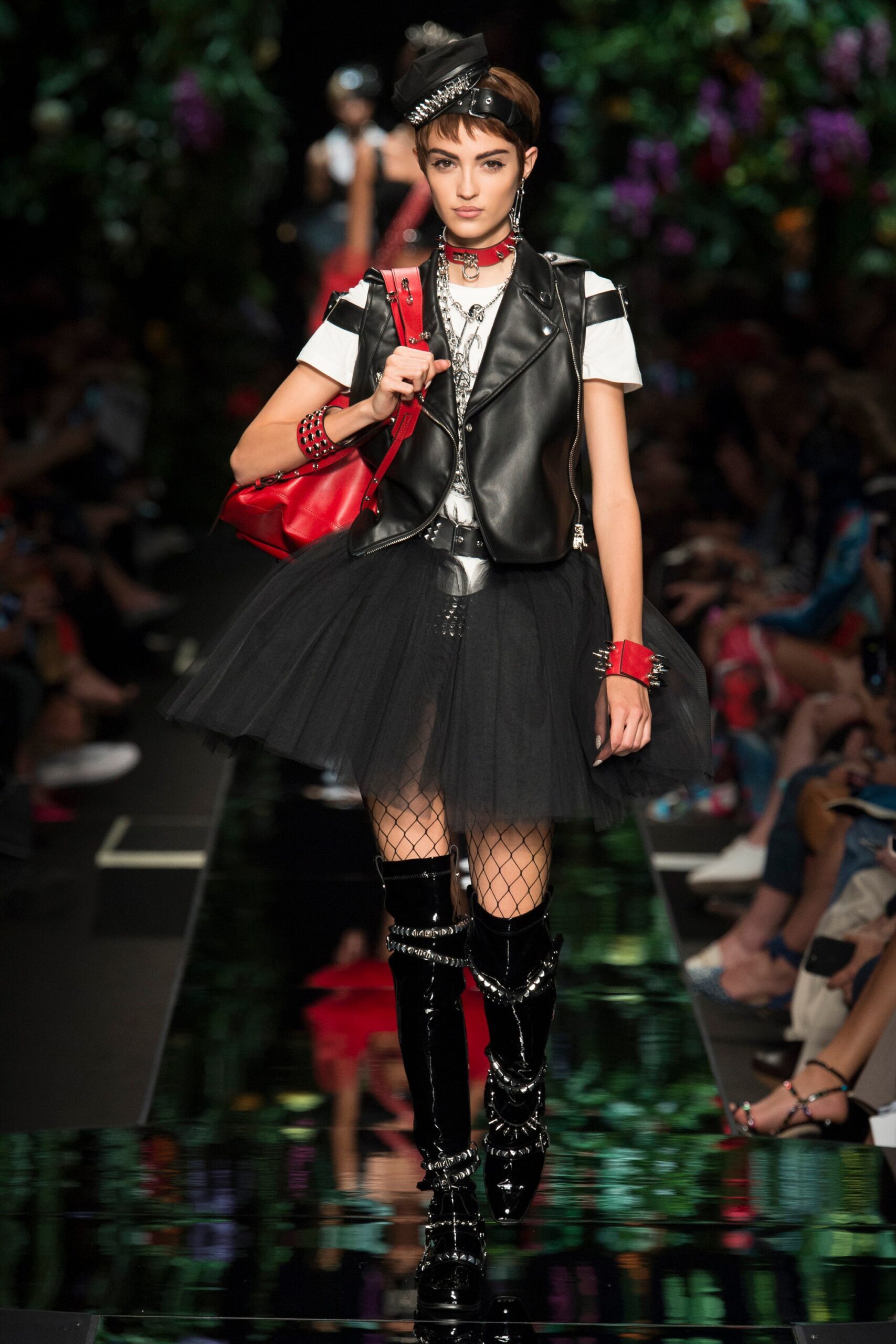Moschino S/S 18 Look 18