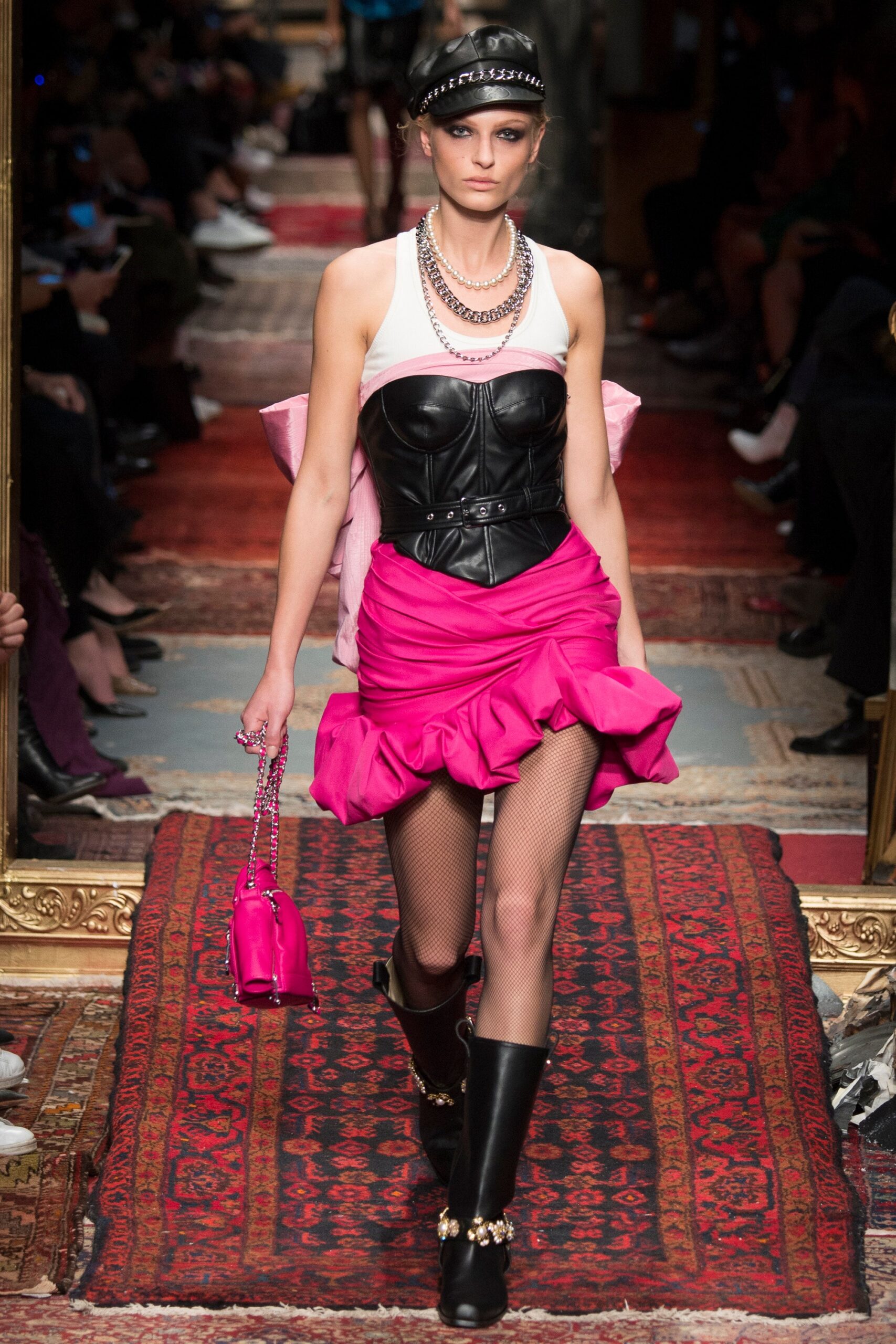 Moschino F/W 16 Look 7