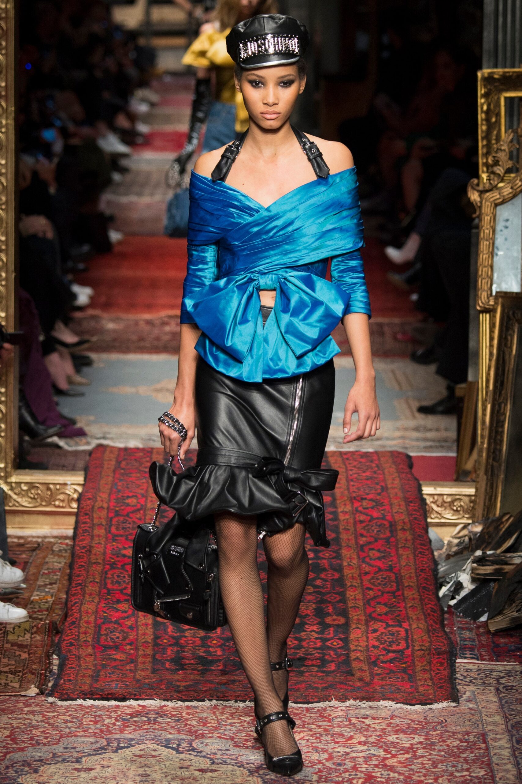 Moschino F/W 16 Look 8