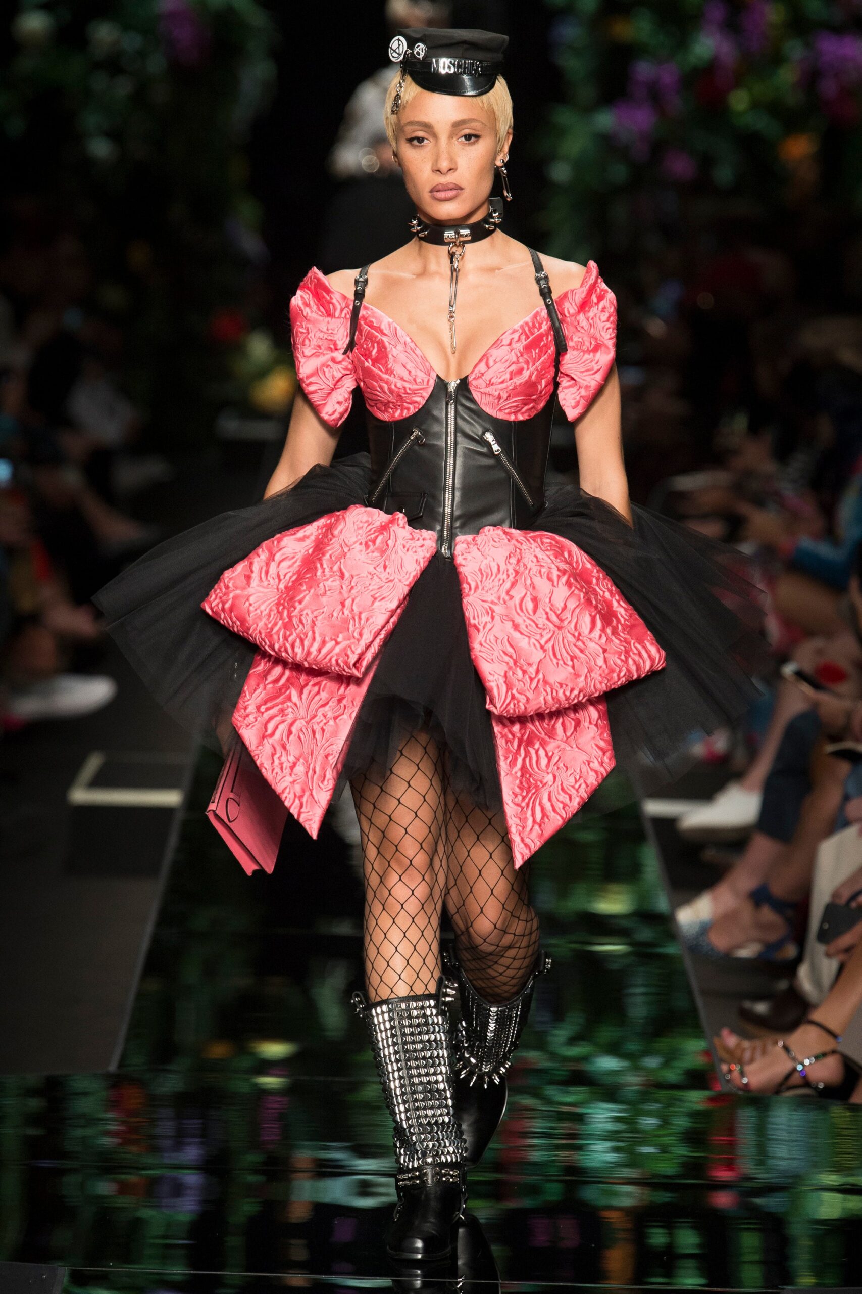 Moschino S/S 18 Look 23