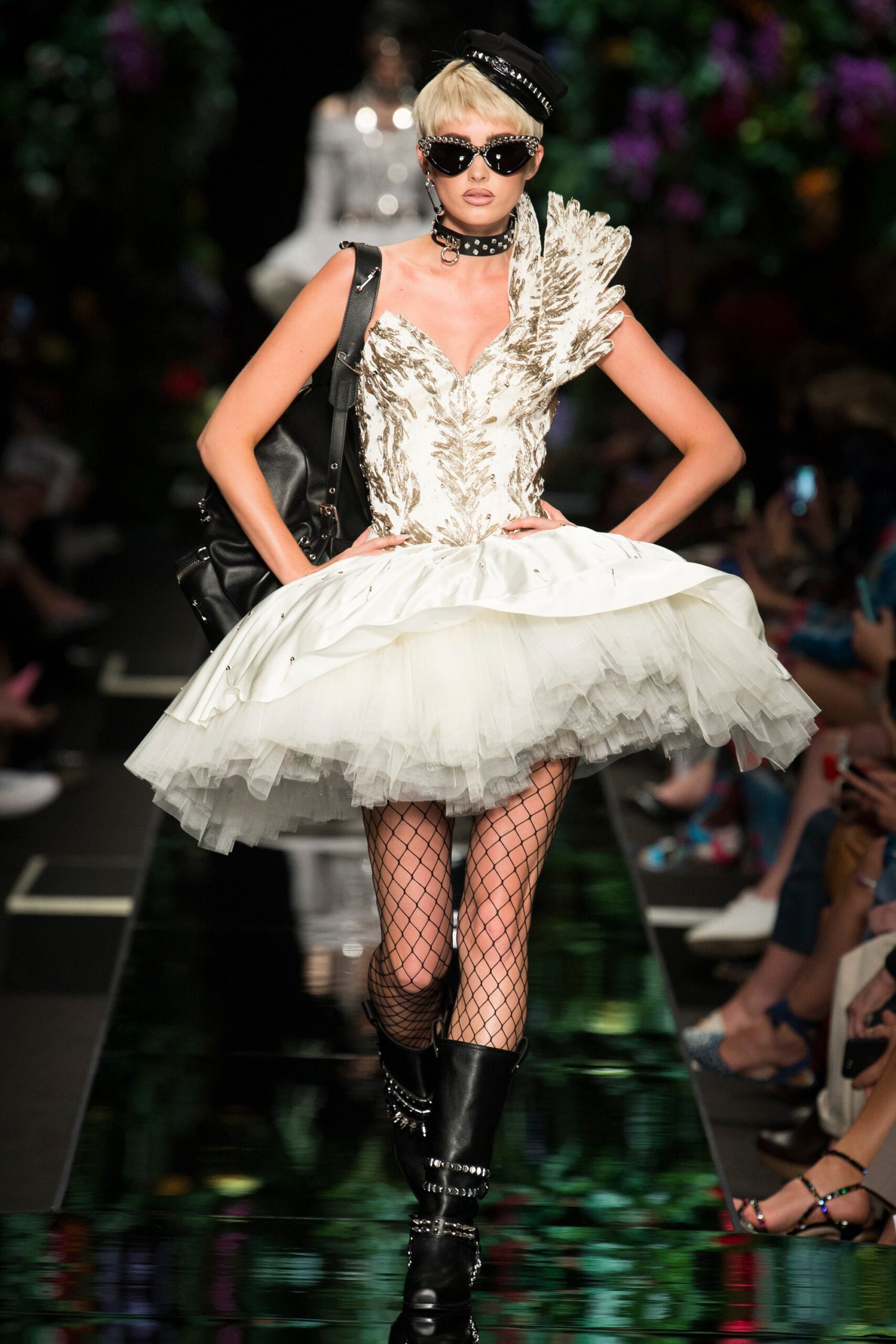 Moschino S/S 18 Look 26