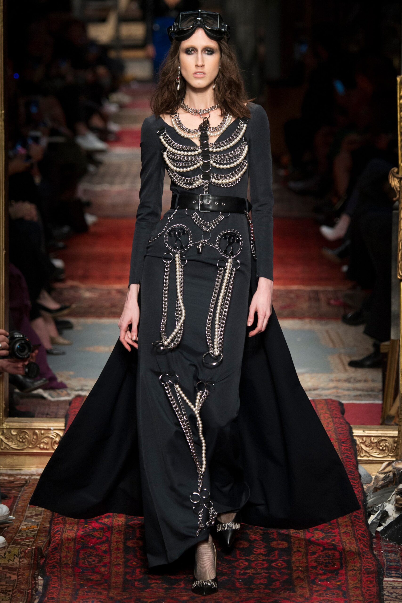 Moschino F/W 16 Look 10