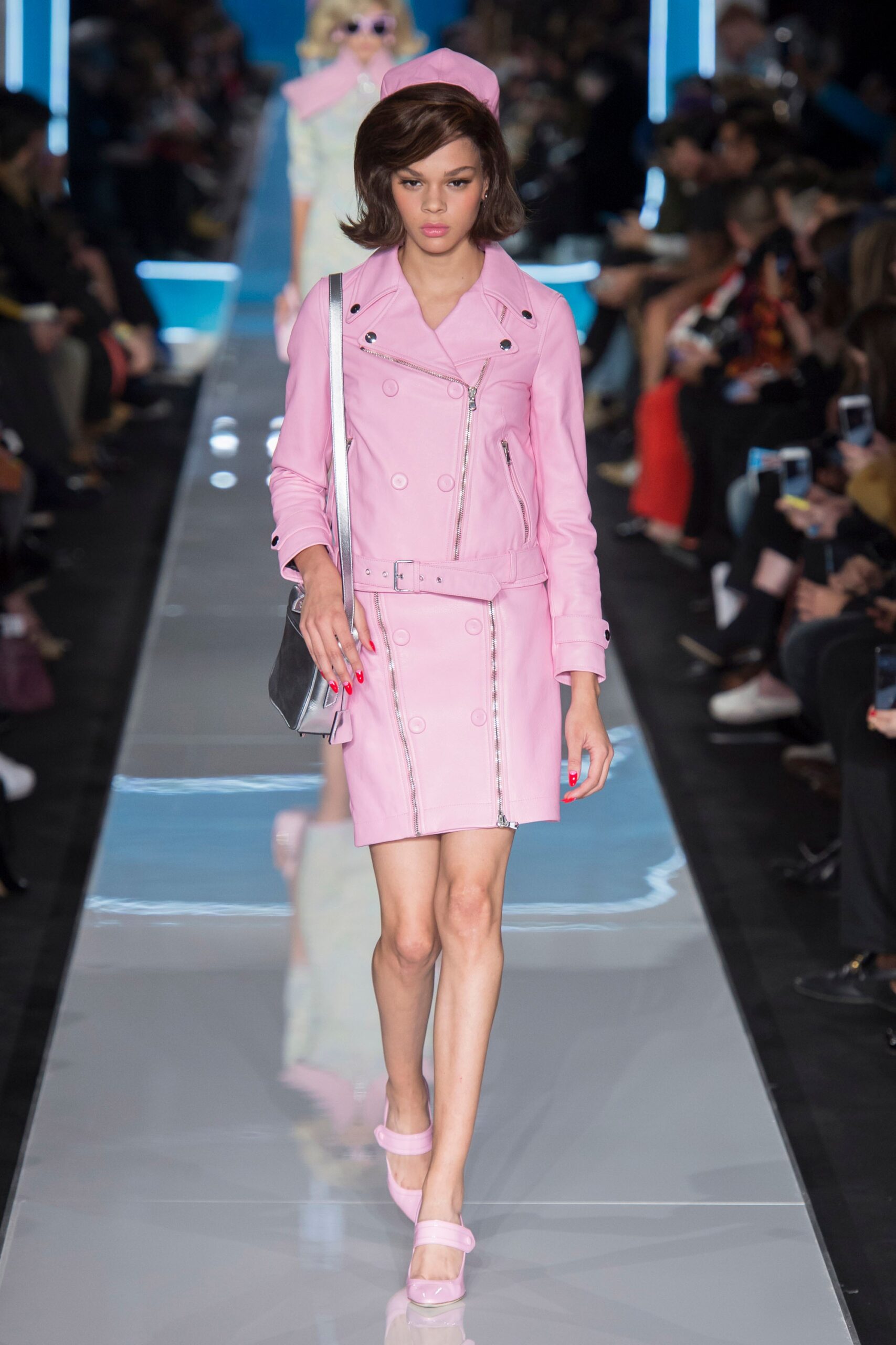Moschino F/W 18 Look 32