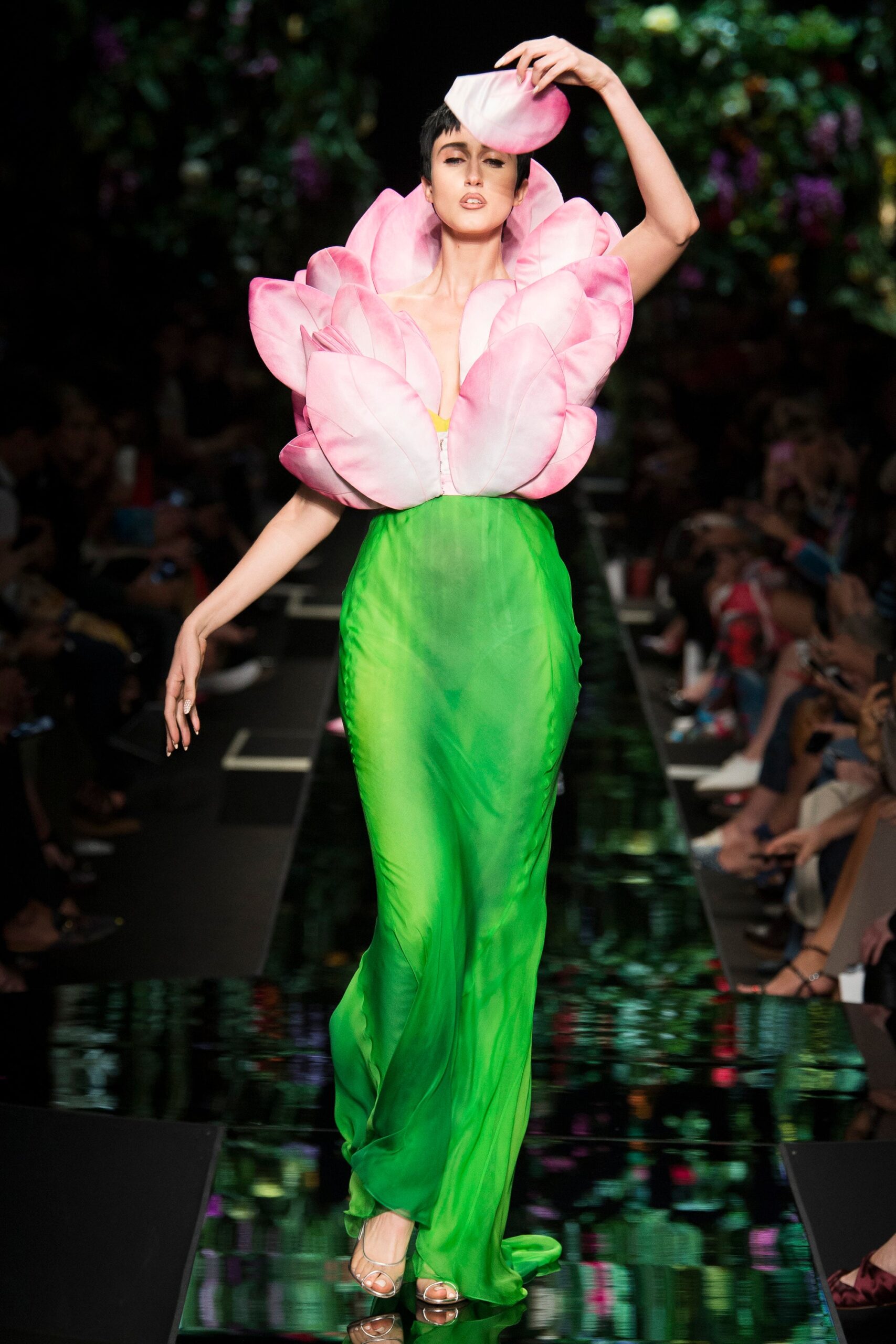 Moschino S/S 18 Look 29