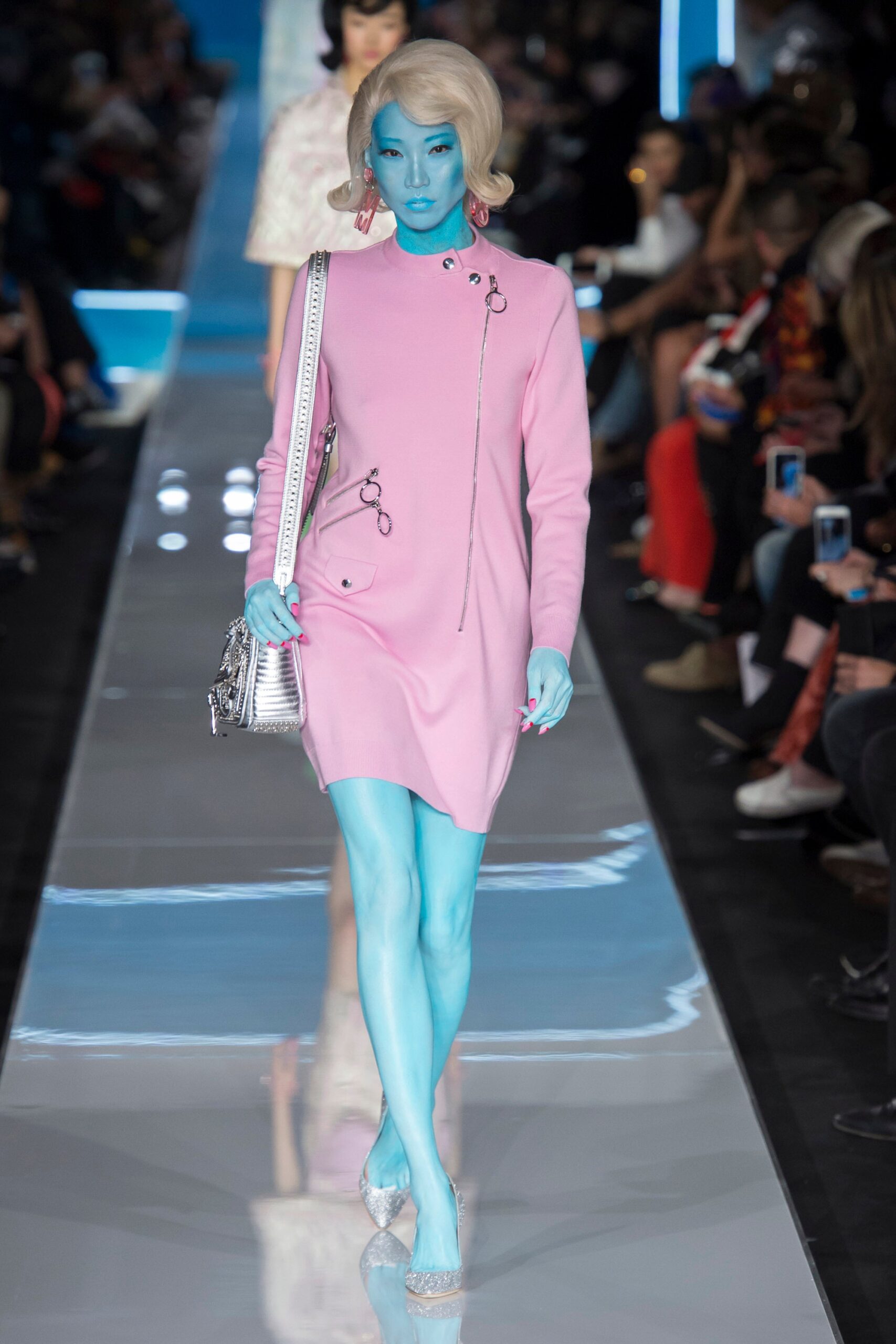 Moschino F/W 18 Look 38
