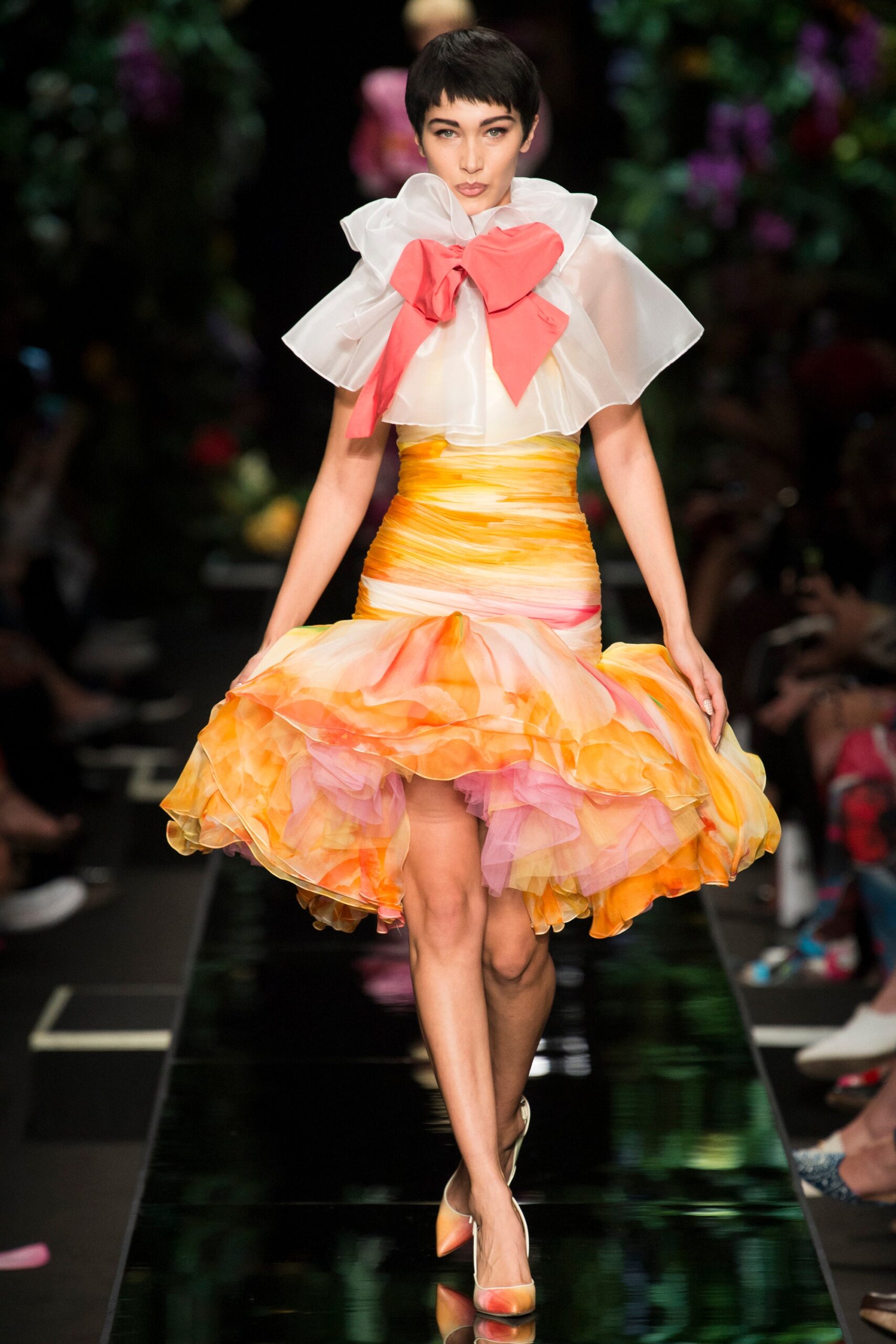 Moschino S/S 18 Look 32