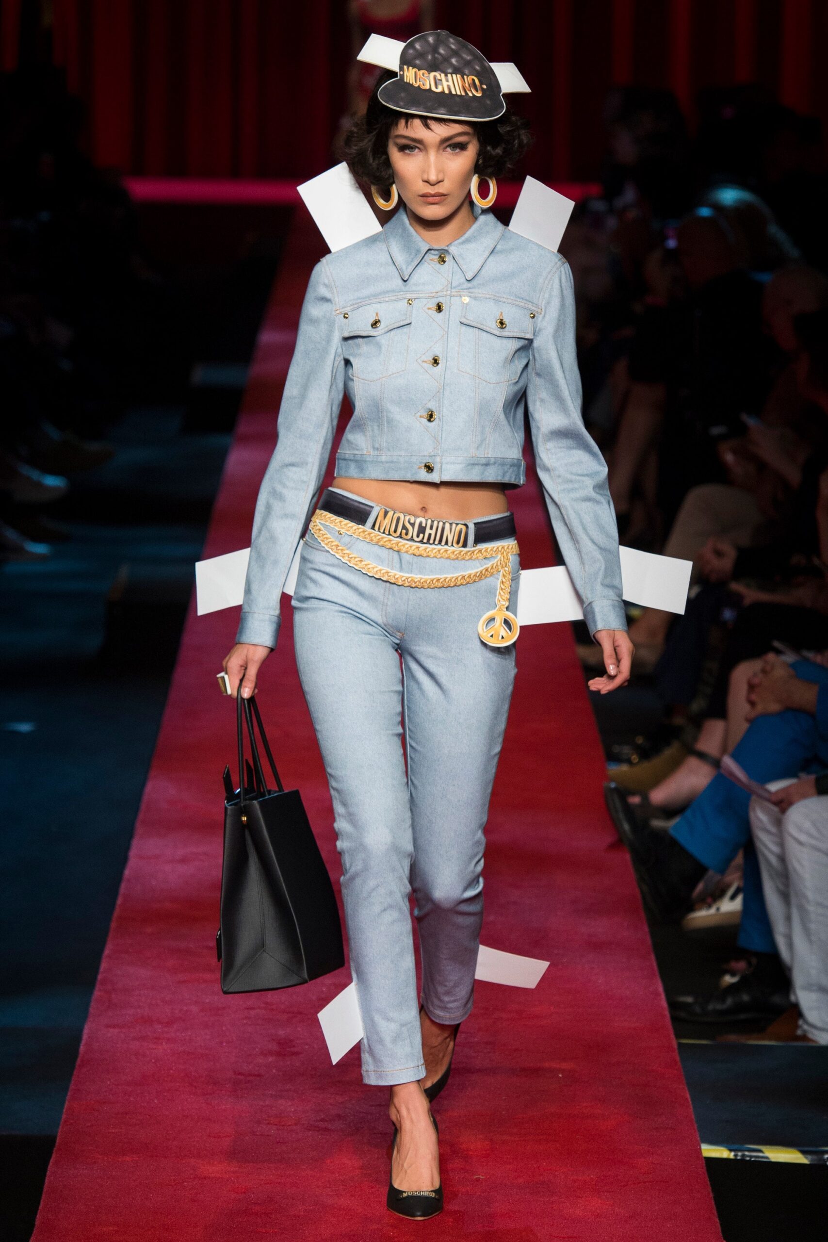Moschino S/S 17 Look 12