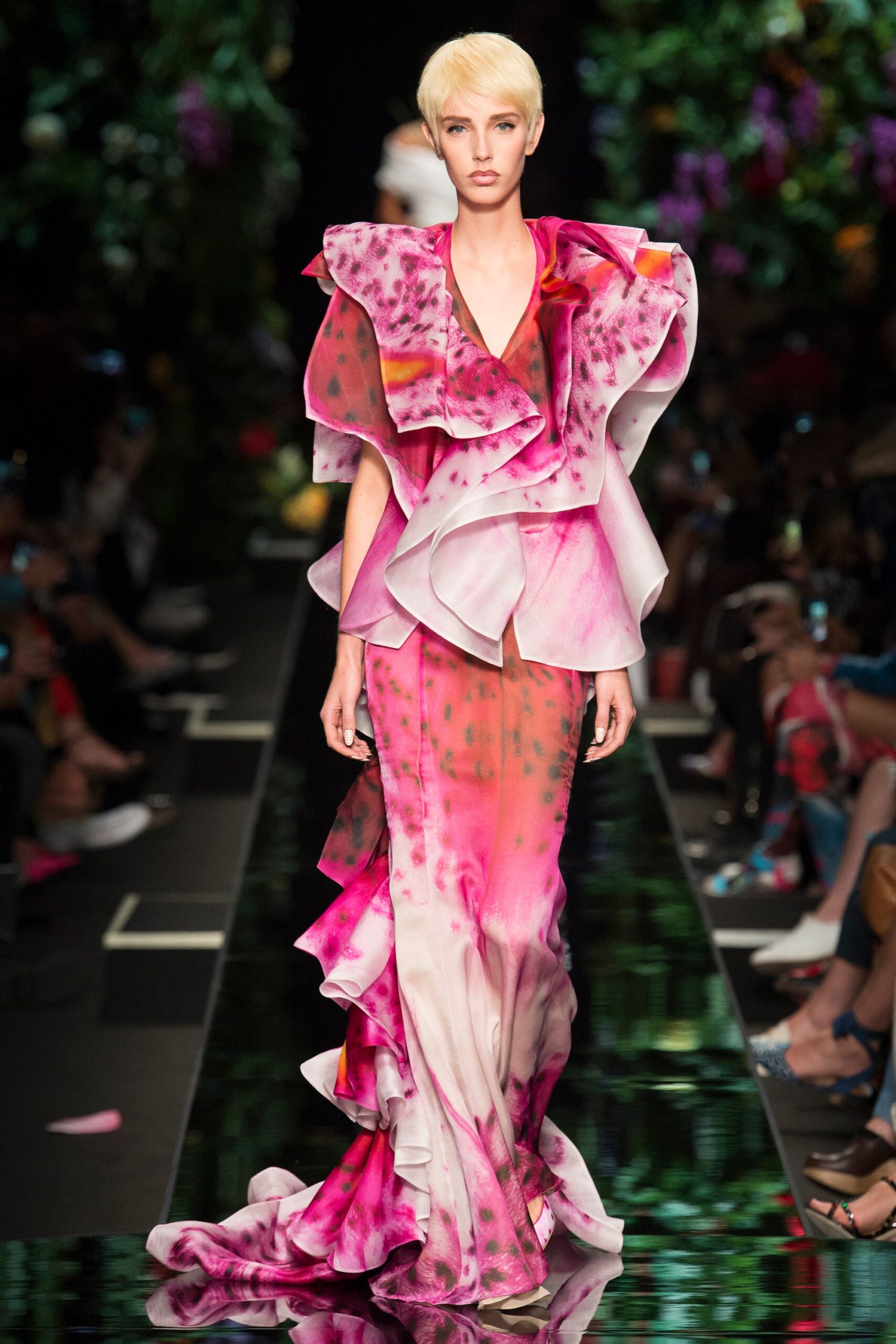 Moschino S/S 18 Look 33