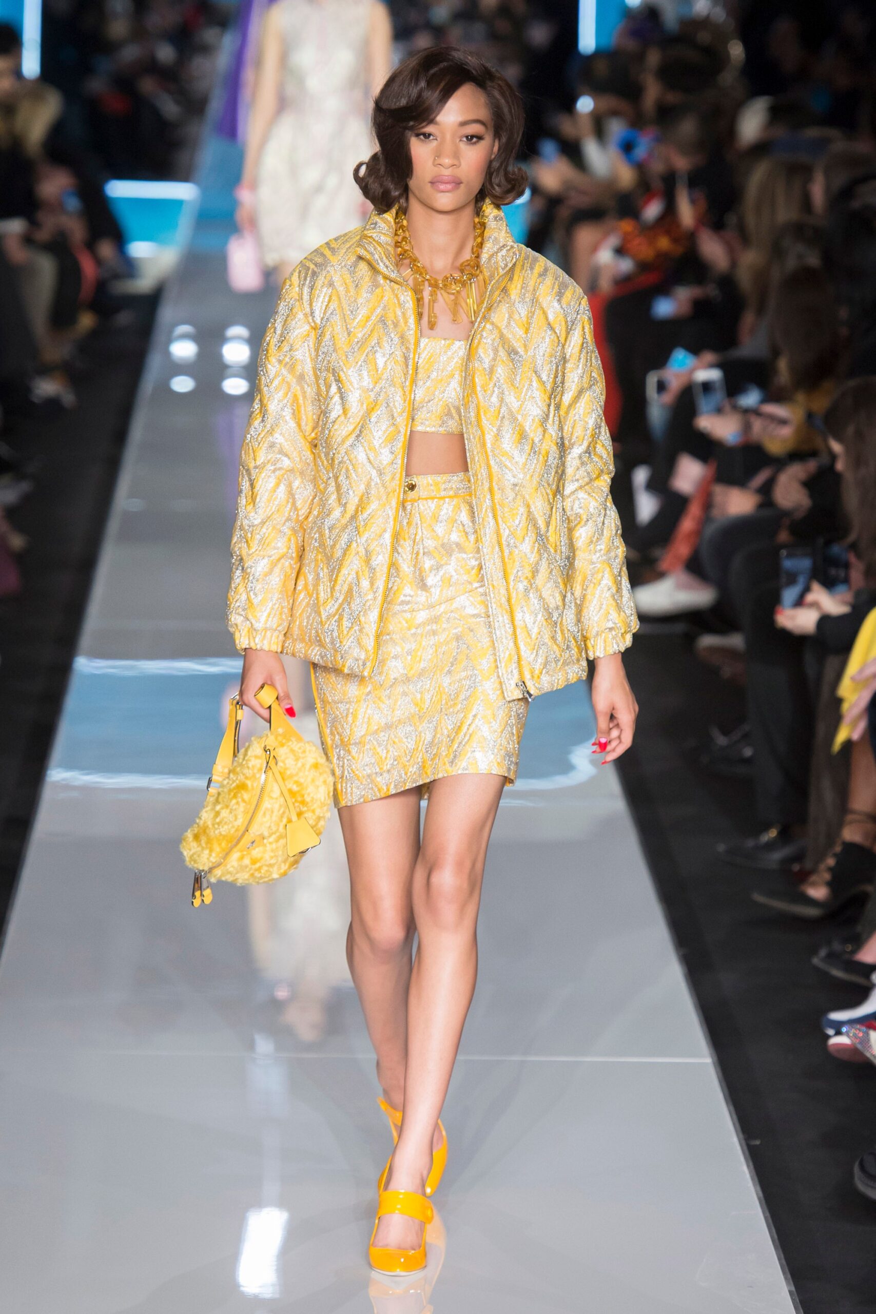 Moschino F/W 18 Look 40