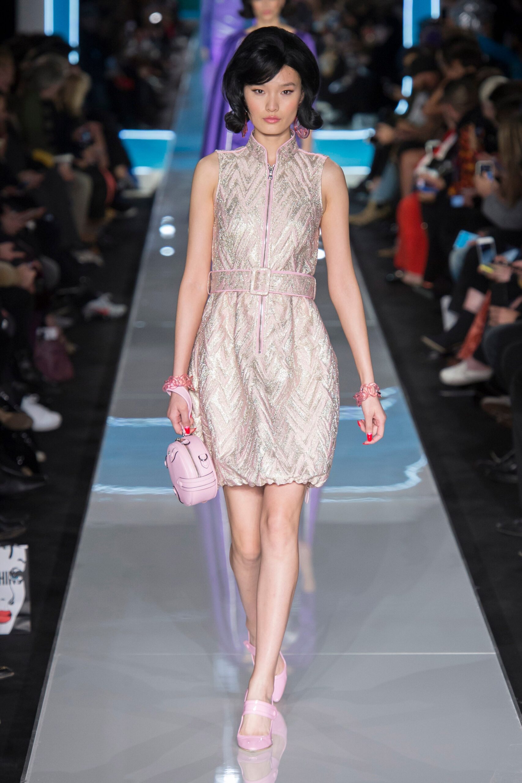 Moschino F/W 18 Look 41