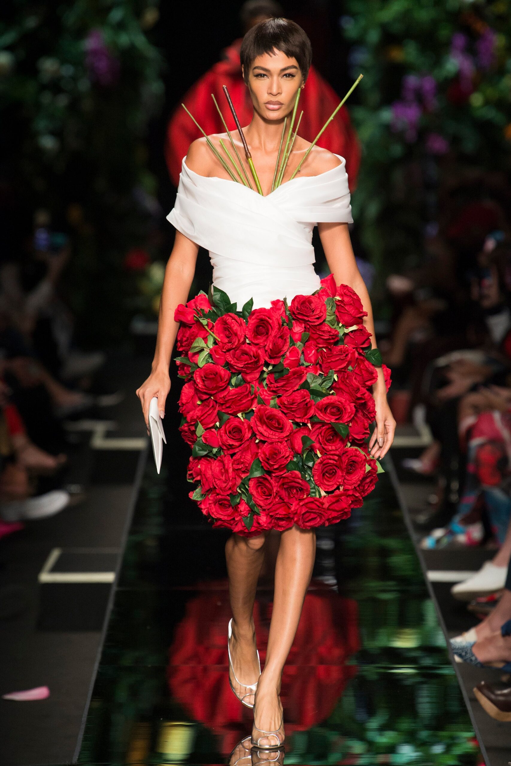 Moschino S/S 18 Look 34