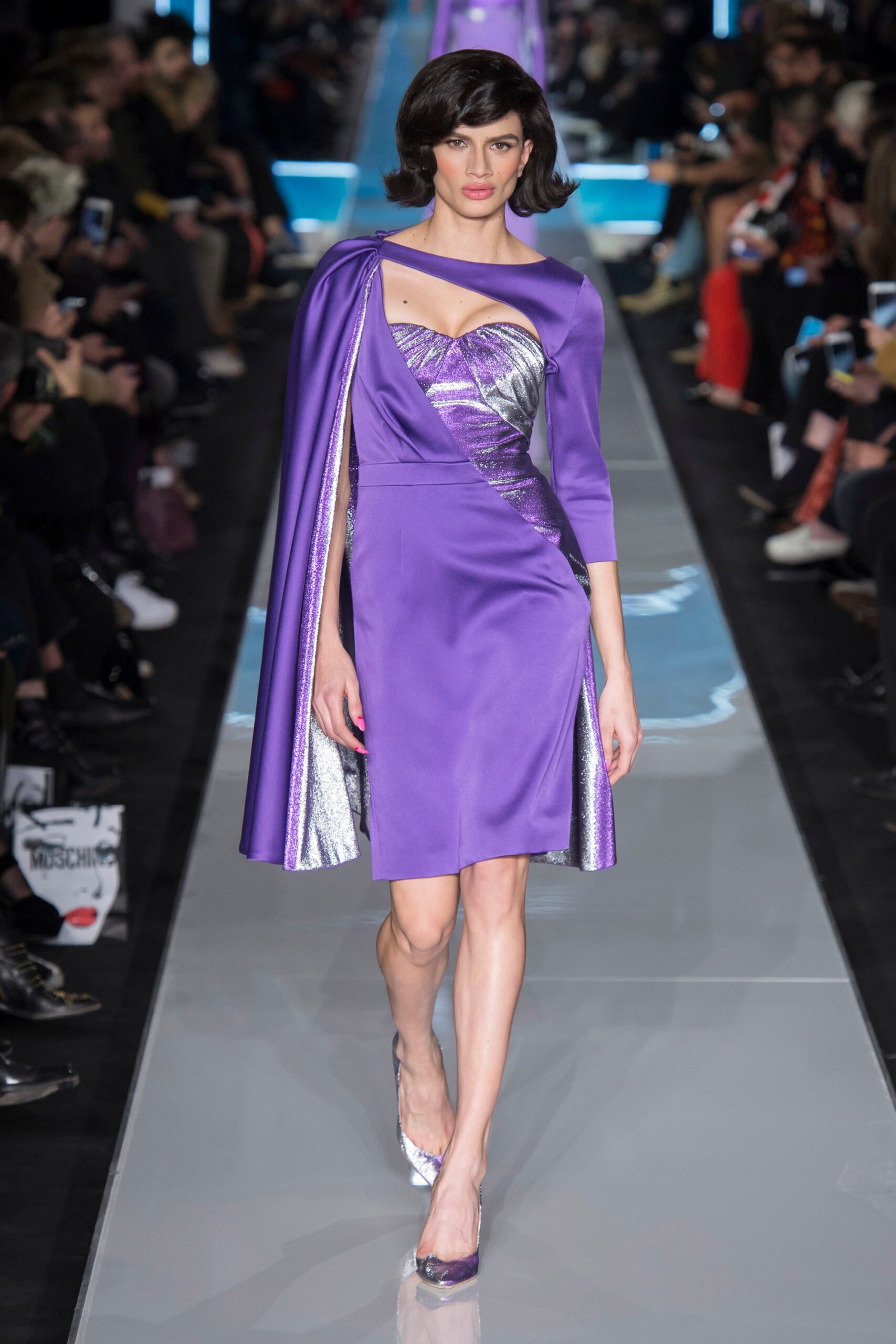Moschino F/W 18 Look 42