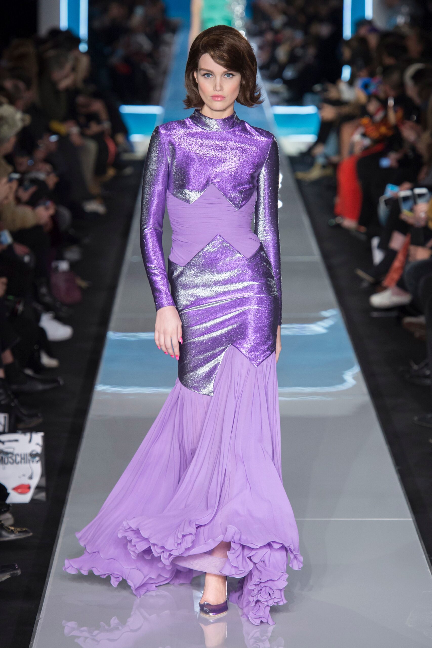 Moschino F/W 18 Look 43