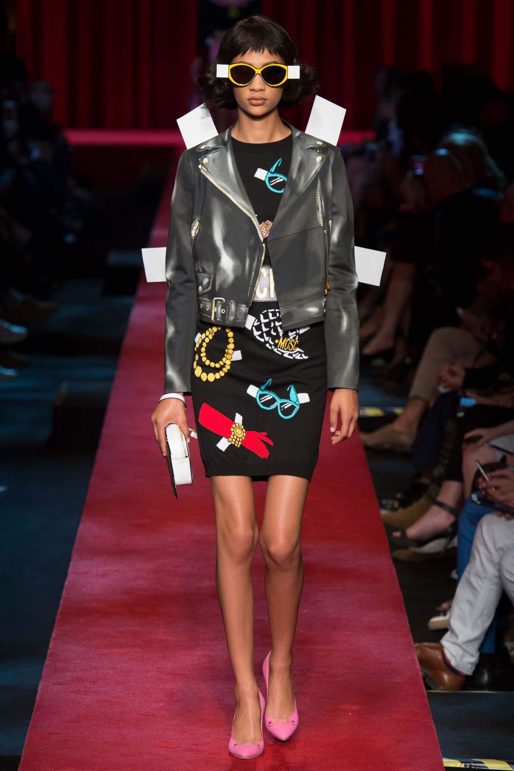 Moschino S/S 17 Look 16