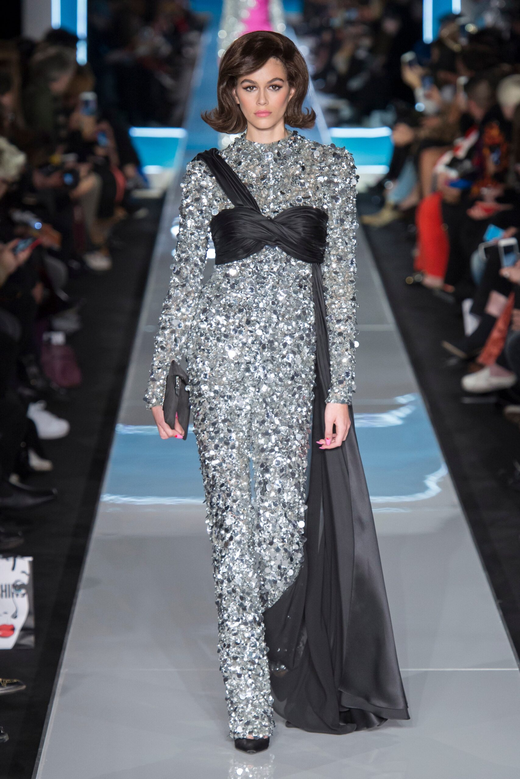 Moschino F/W 18 Look 47