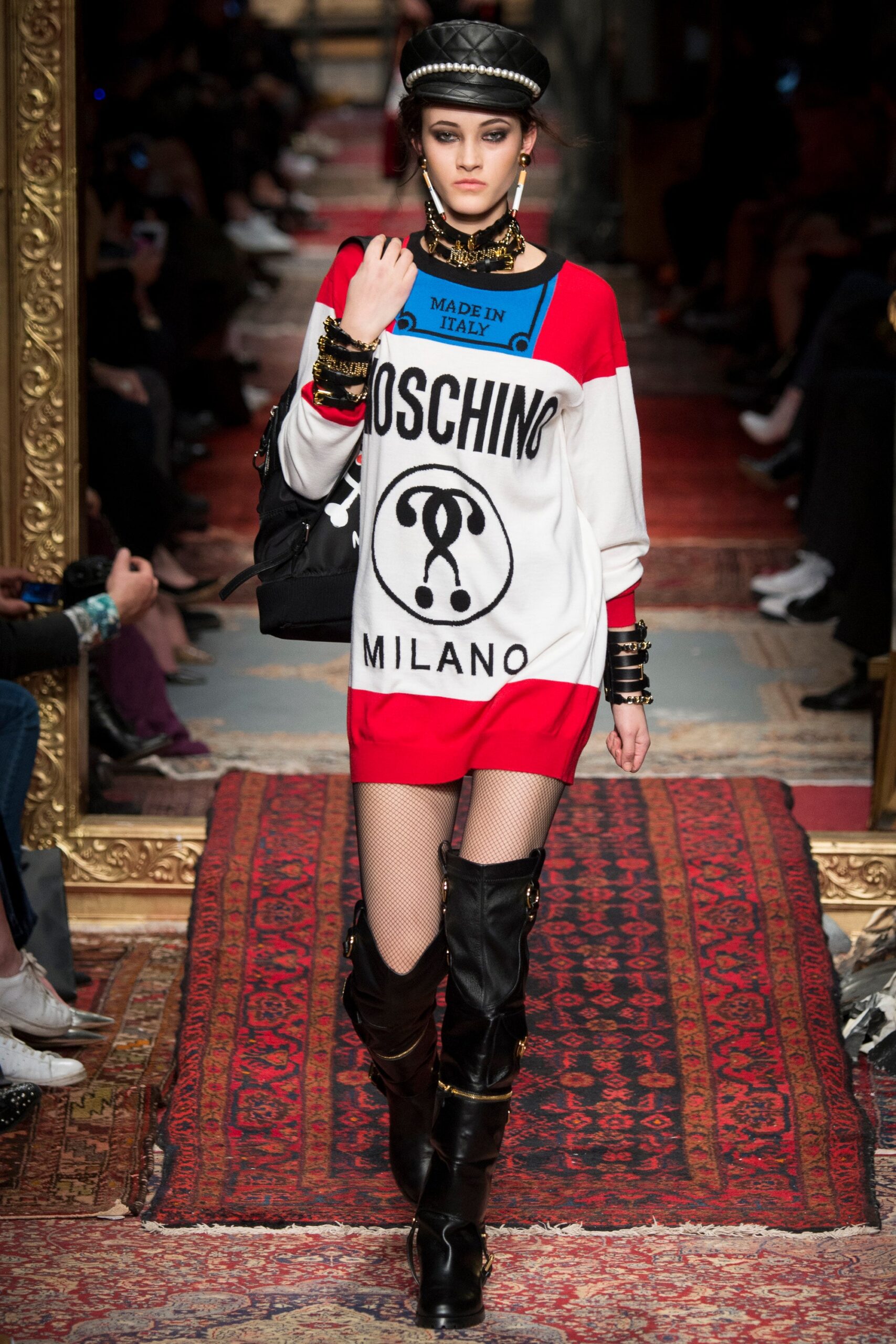 Moschino F/W 16 Look 23