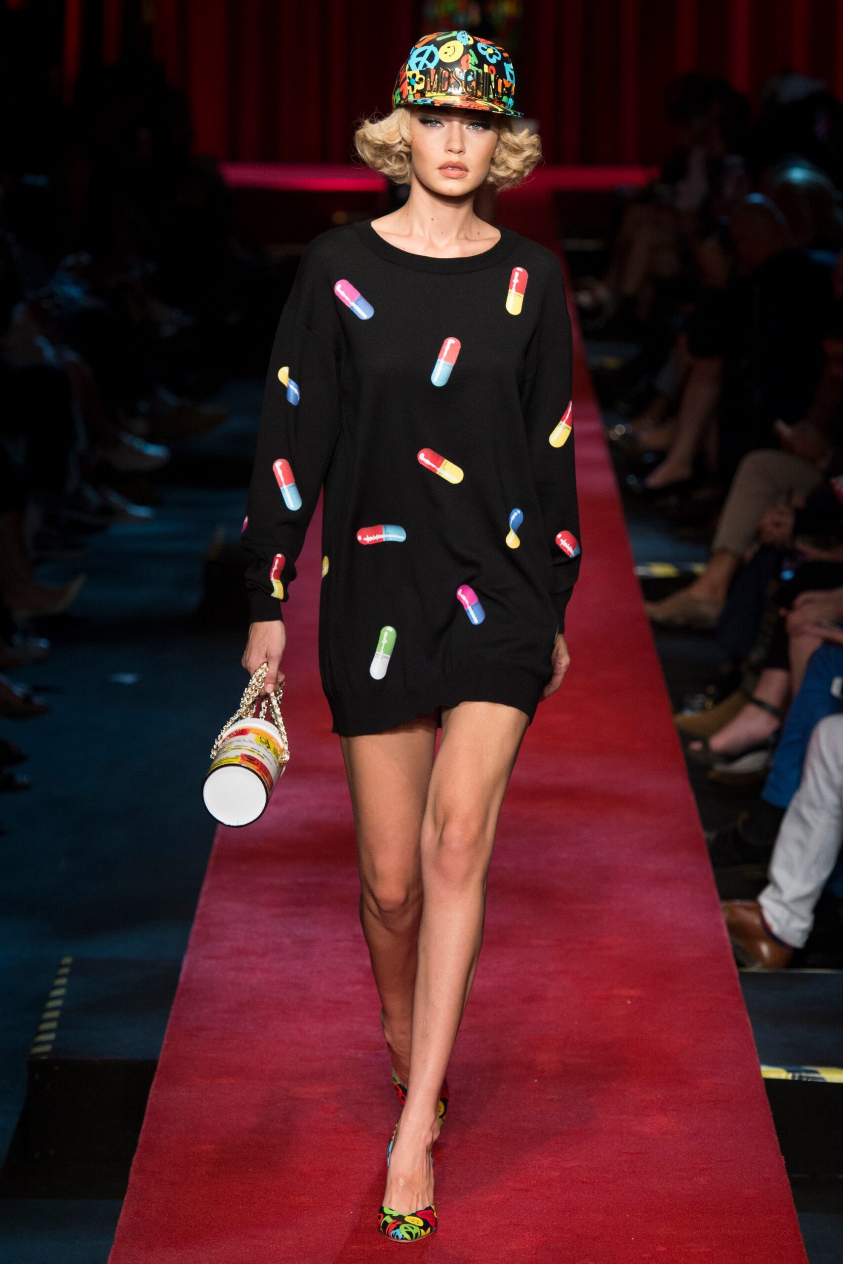 Moschino S/S 17 Look 19