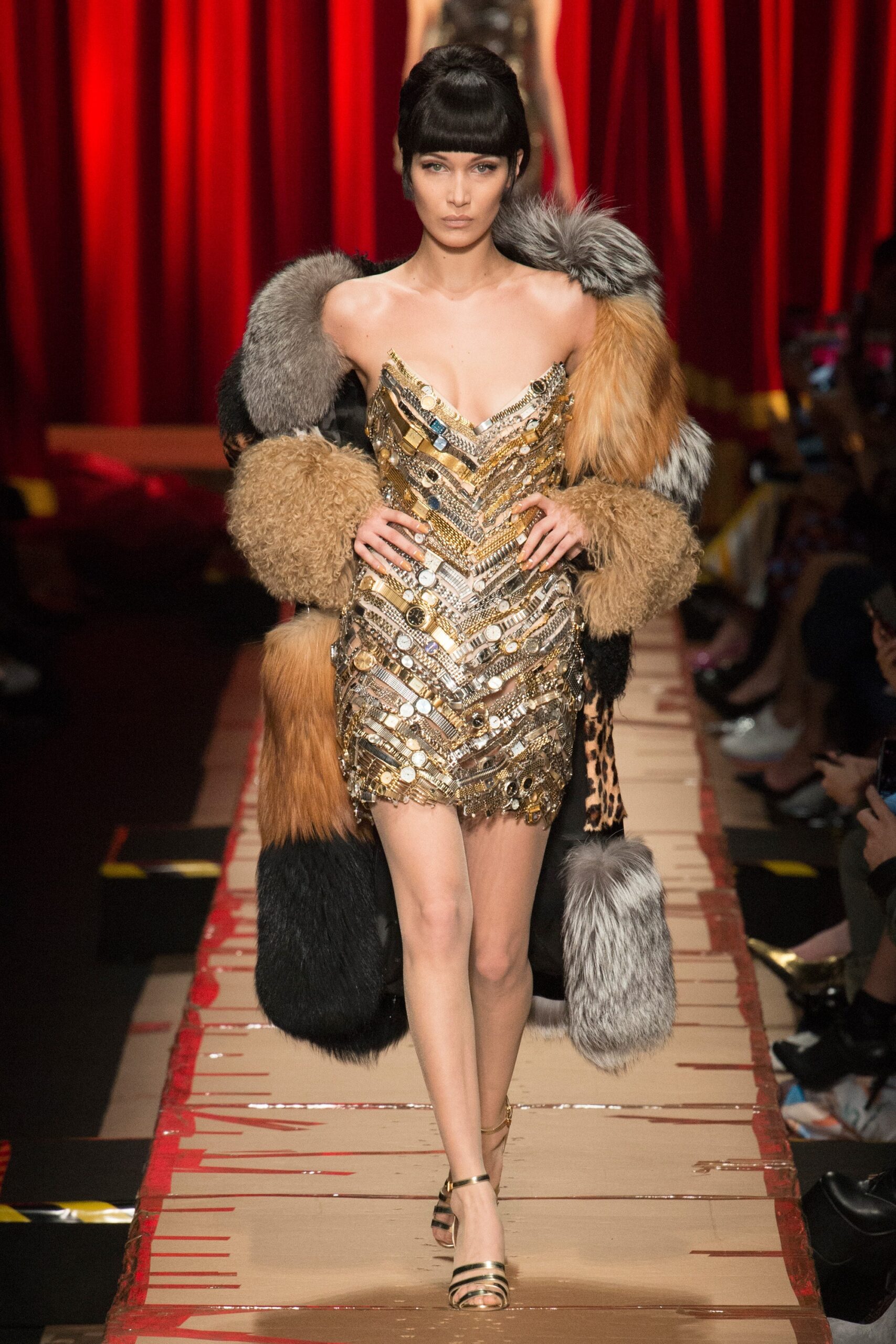 Moschino F/W 17 Look 42