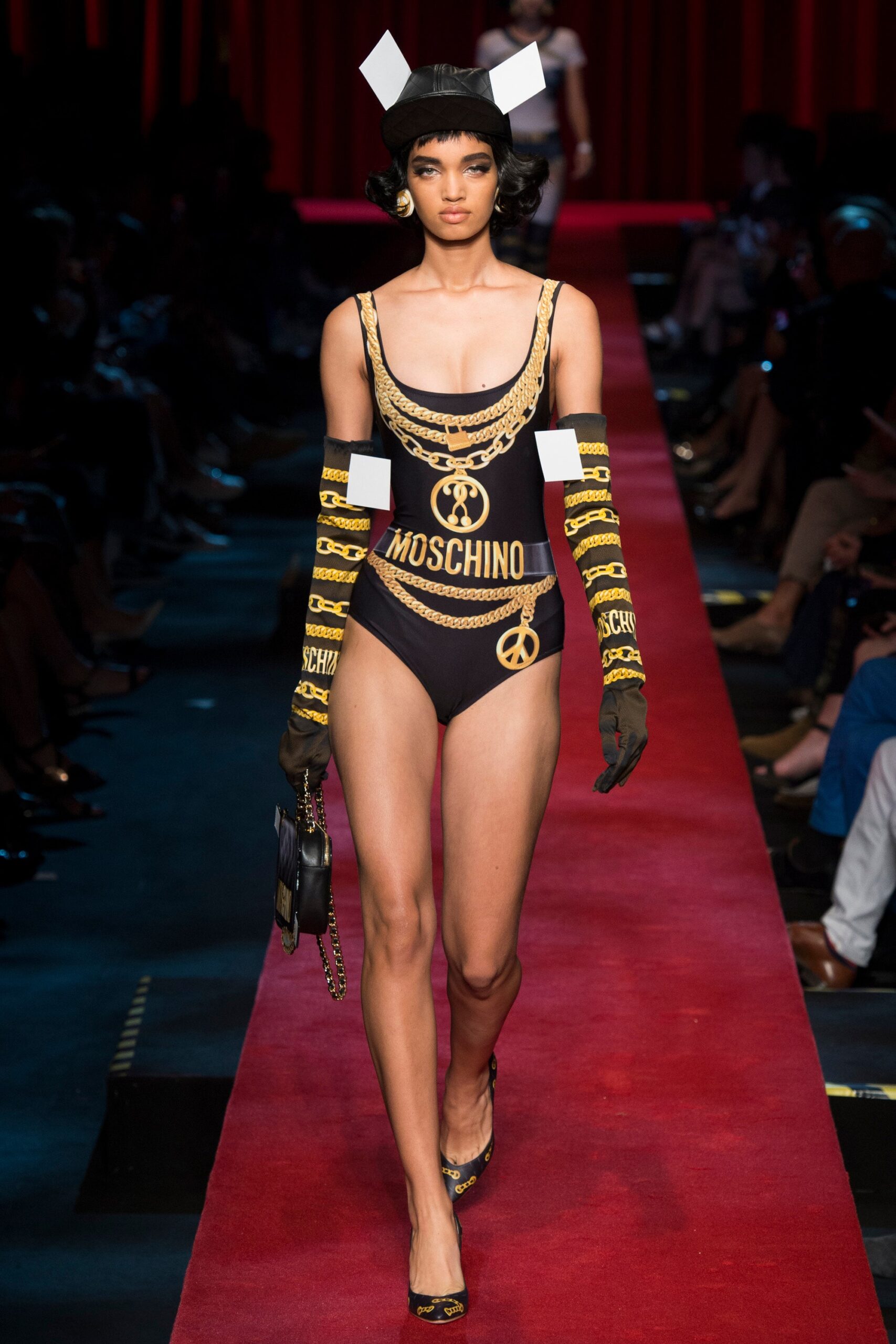 Moschino S/S 17 Look 22