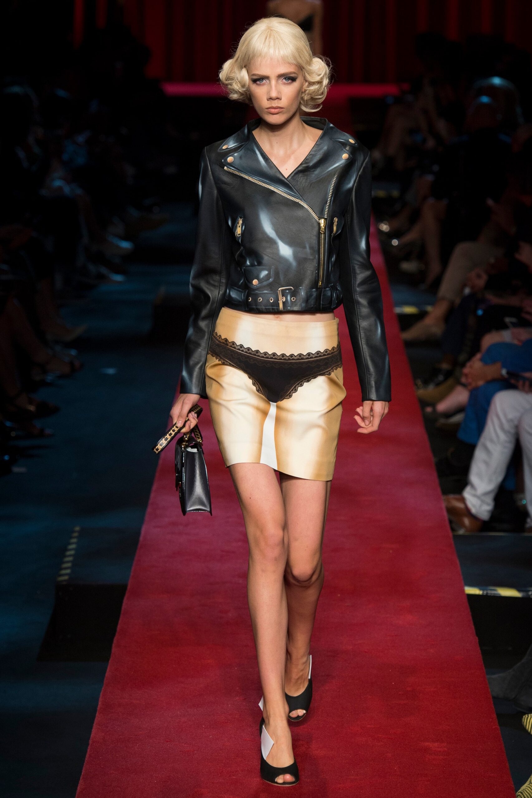 Moschino S/S 17 Look 27